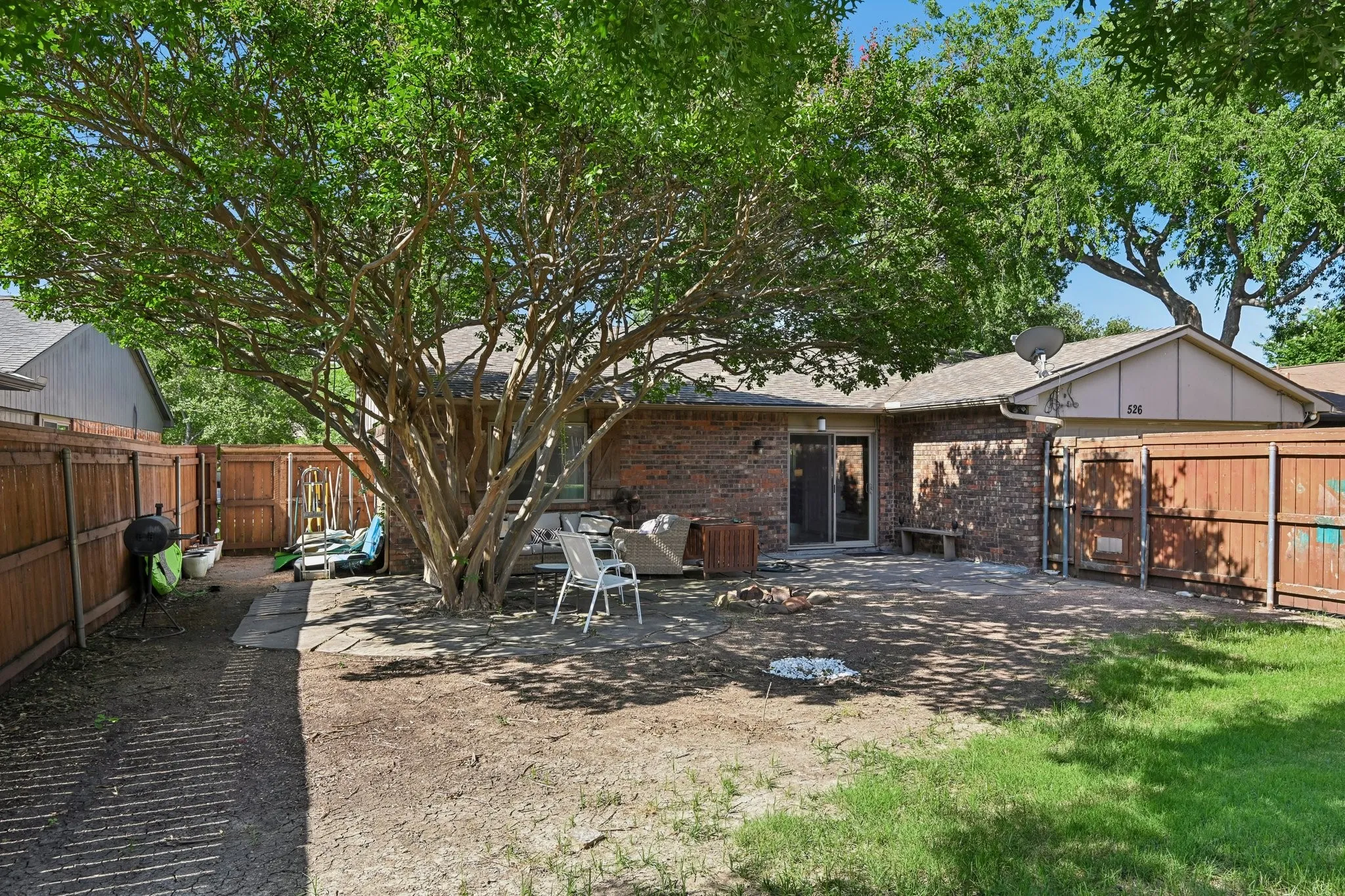 Single Family Residence For Rent in Dallas County , 526 Shadowcrest Lane, Coppell, Texas 75019, 3 Bedroom, 2 Bathroom, 2 Garage spaces, 1,484 Sqft, built in 1979, mls#21394509, Real Estate Agent in Coppell, Homes For Rent in Dallas county, Homes For Rent in Coppell, Realtor in Coppell Texas, Real Estate Brokerage Independent Realty Texas, Luminita Cordes Realtor