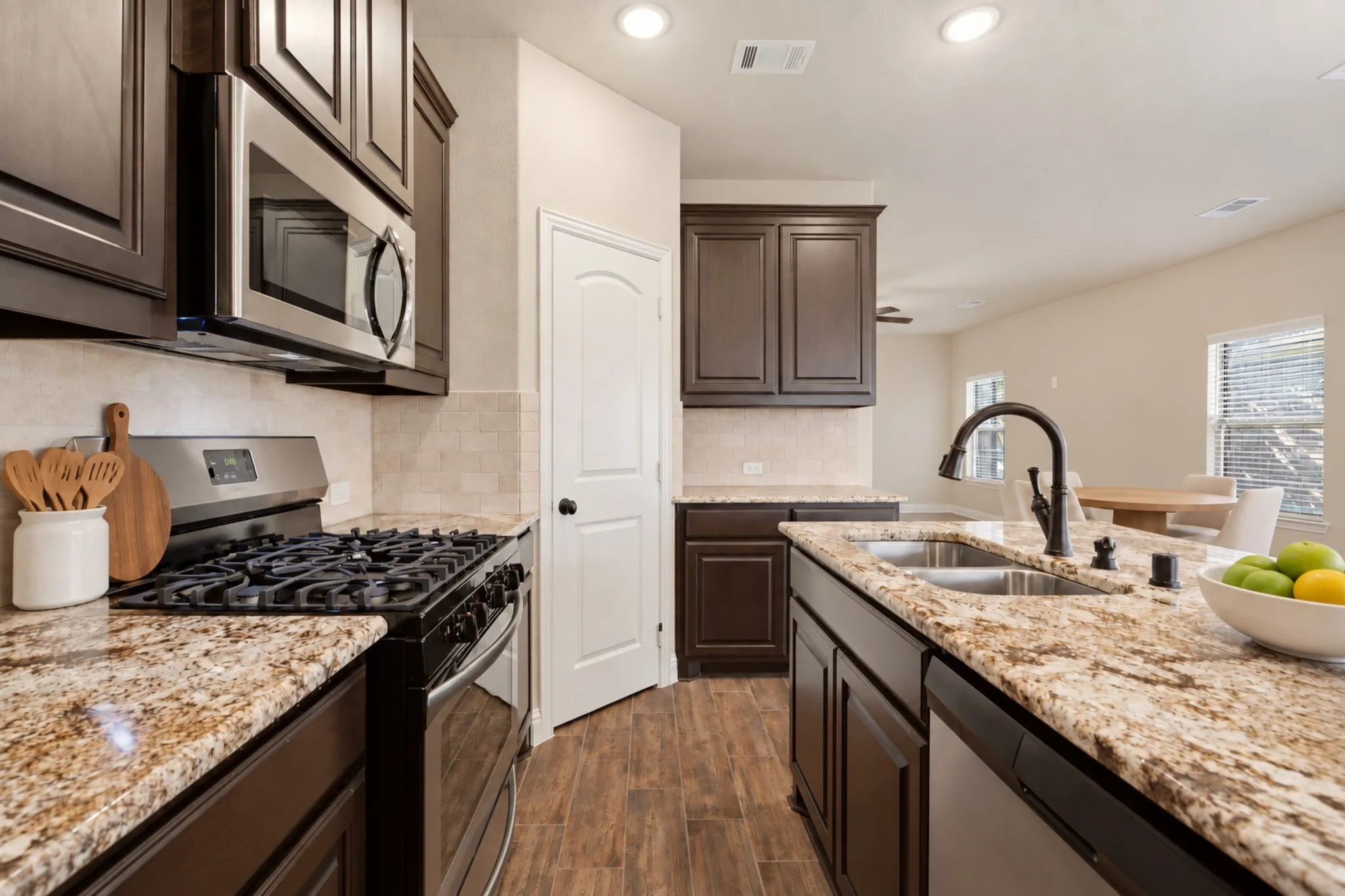 Single Family Residence For Sale in Hunt County , 618 Redwood Drive, Greenville, Texas 75402, 3 Bedroom, 2 Bathroom, 2 Garage spaces, 1,624 Sqft, built in 2019, mls#21391123, Real Estate Agent in Greenville, Homes For Sale in Hunt county, Homes For Sale in Greenville, Realtor in Greenville Texas, Real Estate Brokerage Independent Realty Texas, Luminita Cordes Realtor