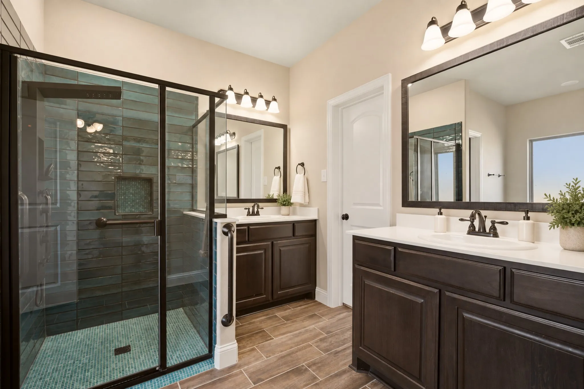 Single Family Residence For Sale in Hunt County , 618 Redwood Drive, Greenville, Texas 75402, 3 Bedroom, 2 Bathroom, 2 Garage spaces, 1,624 Sqft, built in 2019, mls#21391123, Real Estate Agent in Greenville, Homes For Sale in Hunt county, Homes For Sale in Greenville, Realtor in Greenville Texas, Real Estate Brokerage Independent Realty Texas, Luminita Cordes Realtor