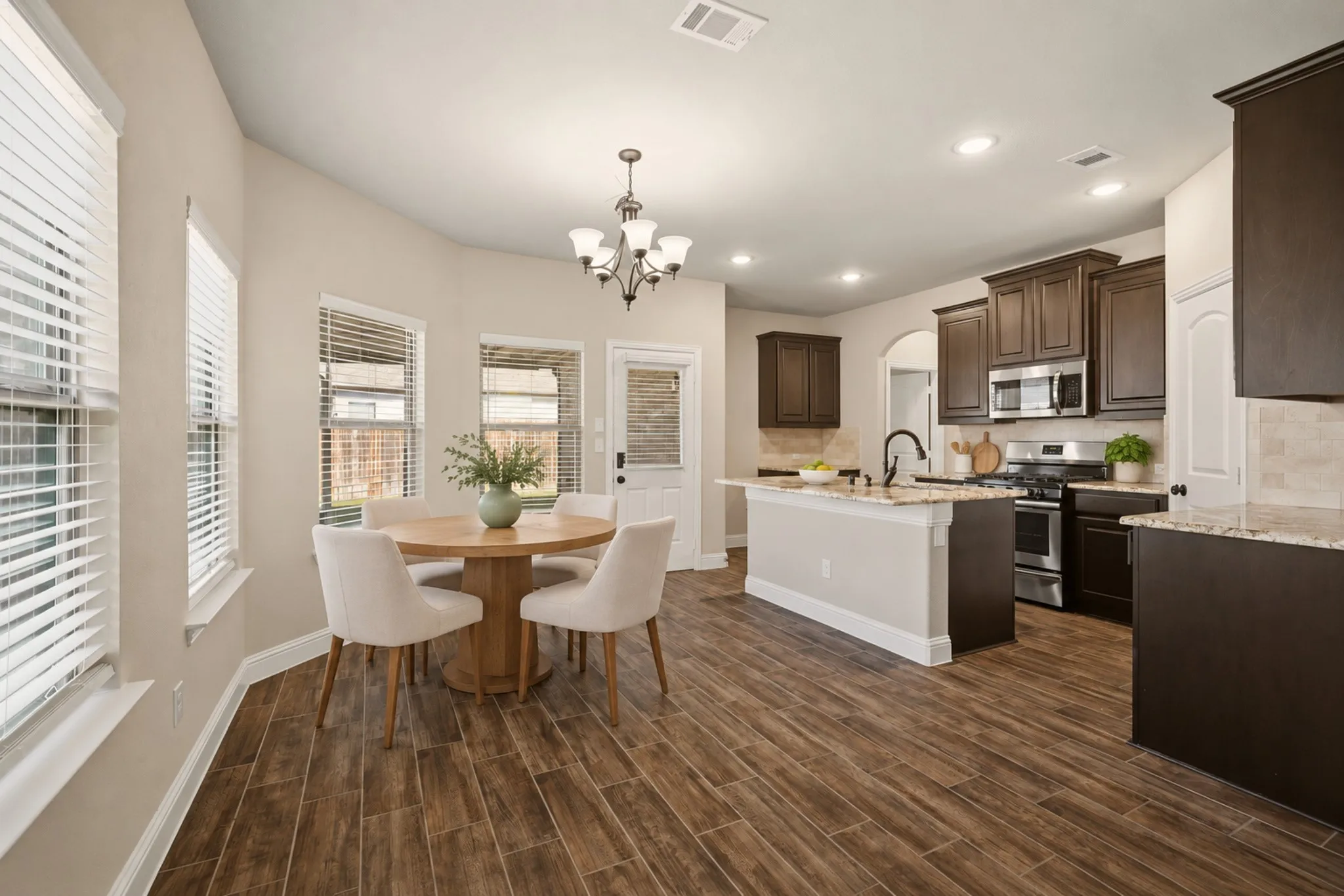 Single Family Residence For Sale in Hunt County , 618 Redwood Drive, Greenville, Texas 75402, 3 Bedroom, 2 Bathroom, 2 Garage spaces, 1,624 Sqft, built in 2019, mls#21391123, Real Estate Agent in Greenville, Homes For Sale in Hunt county, Homes For Sale in Greenville, Realtor in Greenville Texas, Real Estate Brokerage Independent Realty Texas, Luminita Cordes Realtor