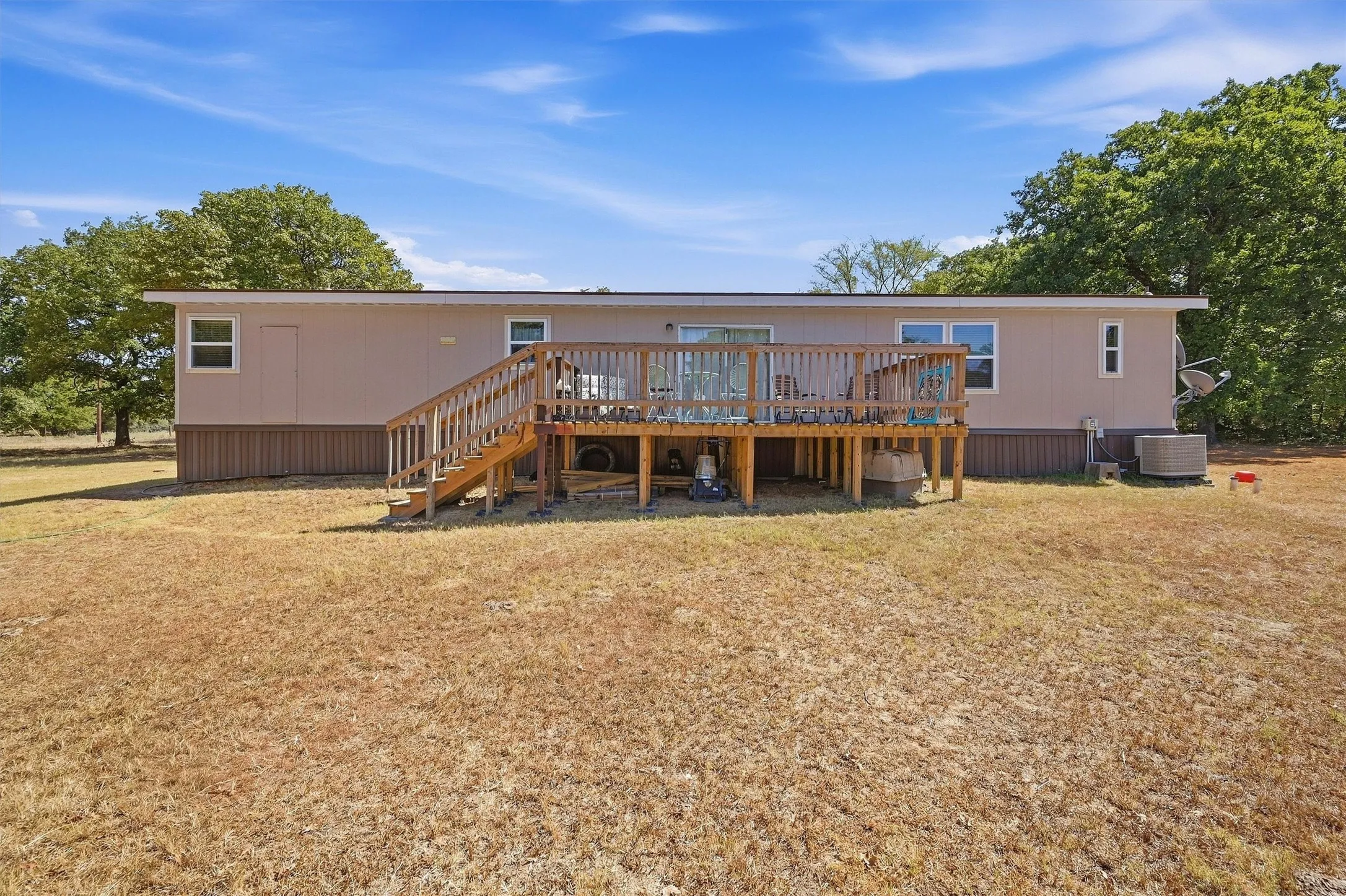 Mobile Home For Sale in Cooke County , 3539 County Road 265, Collinsville, Texas 76233, 4 Bedroom, 3 Bathroom, Garage spaces, 1,920 Sqft, built in 2010, mls#21394452, Real Estate Agent in Collinsville, Homes For Sale in Cooke county, Homes For Sale in Collinsville, Realtor in Collinsville Texas, Real Estate Brokerage Independent Realty Texas, Luminita Cordes Realtor