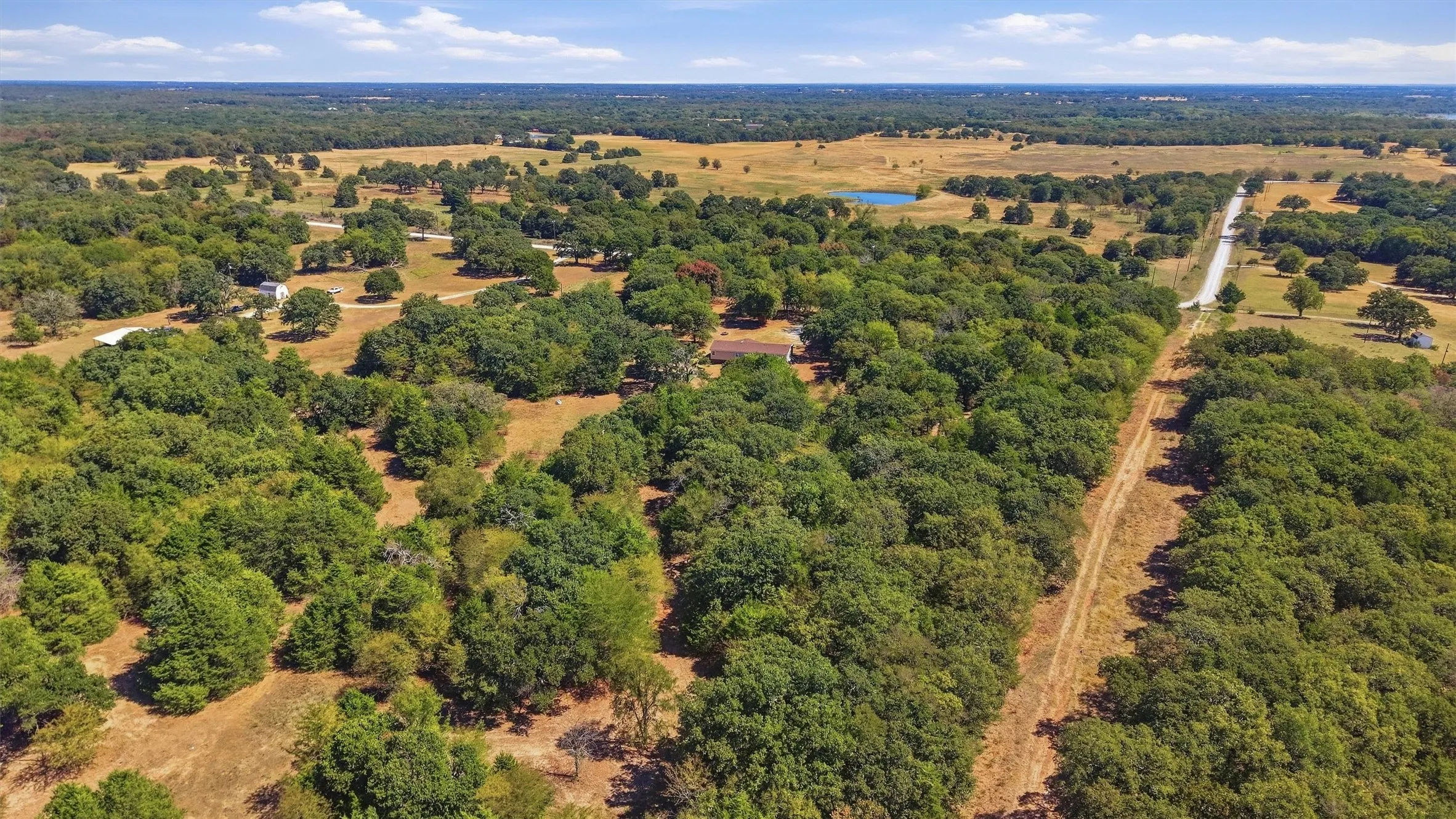 Mobile Home For Sale in Cooke County , 3539 County Road 265, Collinsville, Texas 76233, 4 Bedroom, 3 Bathroom, Garage spaces, 1,920 Sqft, built in 2010, mls#21394452, Real Estate Agent in Collinsville, Homes For Sale in Cooke county, Homes For Sale in Collinsville, Realtor in Collinsville Texas, Real Estate Brokerage Independent Realty Texas, Luminita Cordes Realtor