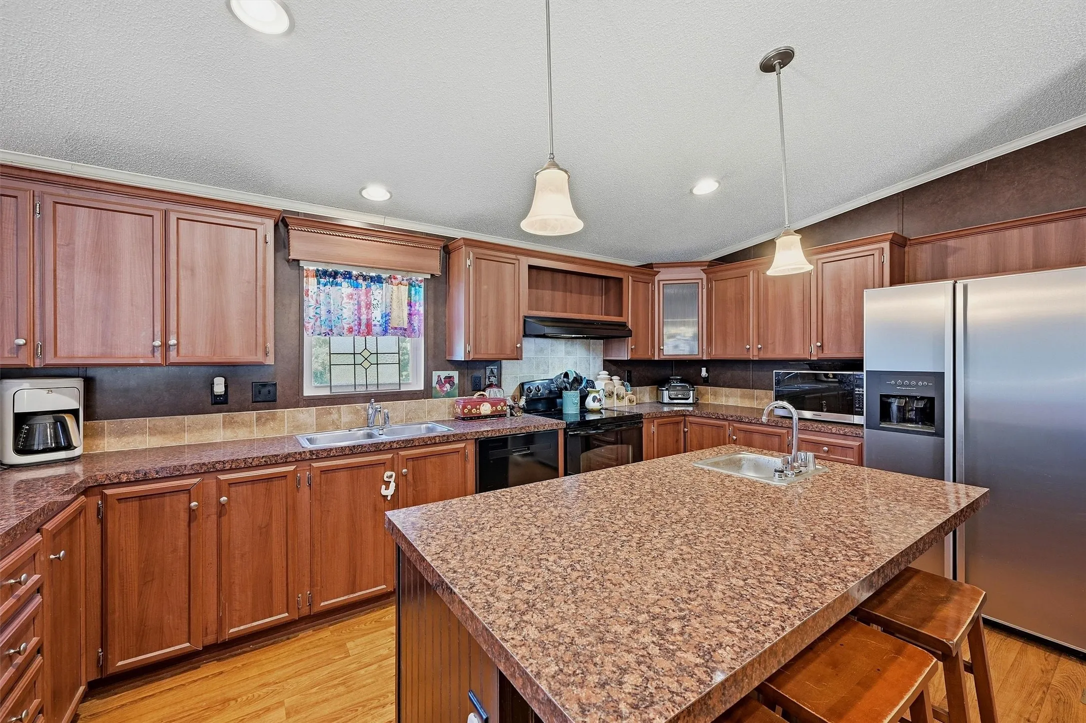 Mobile Home For Sale in Cooke County , 3539 County Road 265, Collinsville, Texas 76233, 4 Bedroom, 3 Bathroom, Garage spaces, 1,920 Sqft, built in 2010, mls#21394452, Real Estate Agent in Collinsville, Homes For Sale in Cooke county, Homes For Sale in Collinsville, Realtor in Collinsville Texas, Real Estate Brokerage Independent Realty Texas, Luminita Cordes Realtor