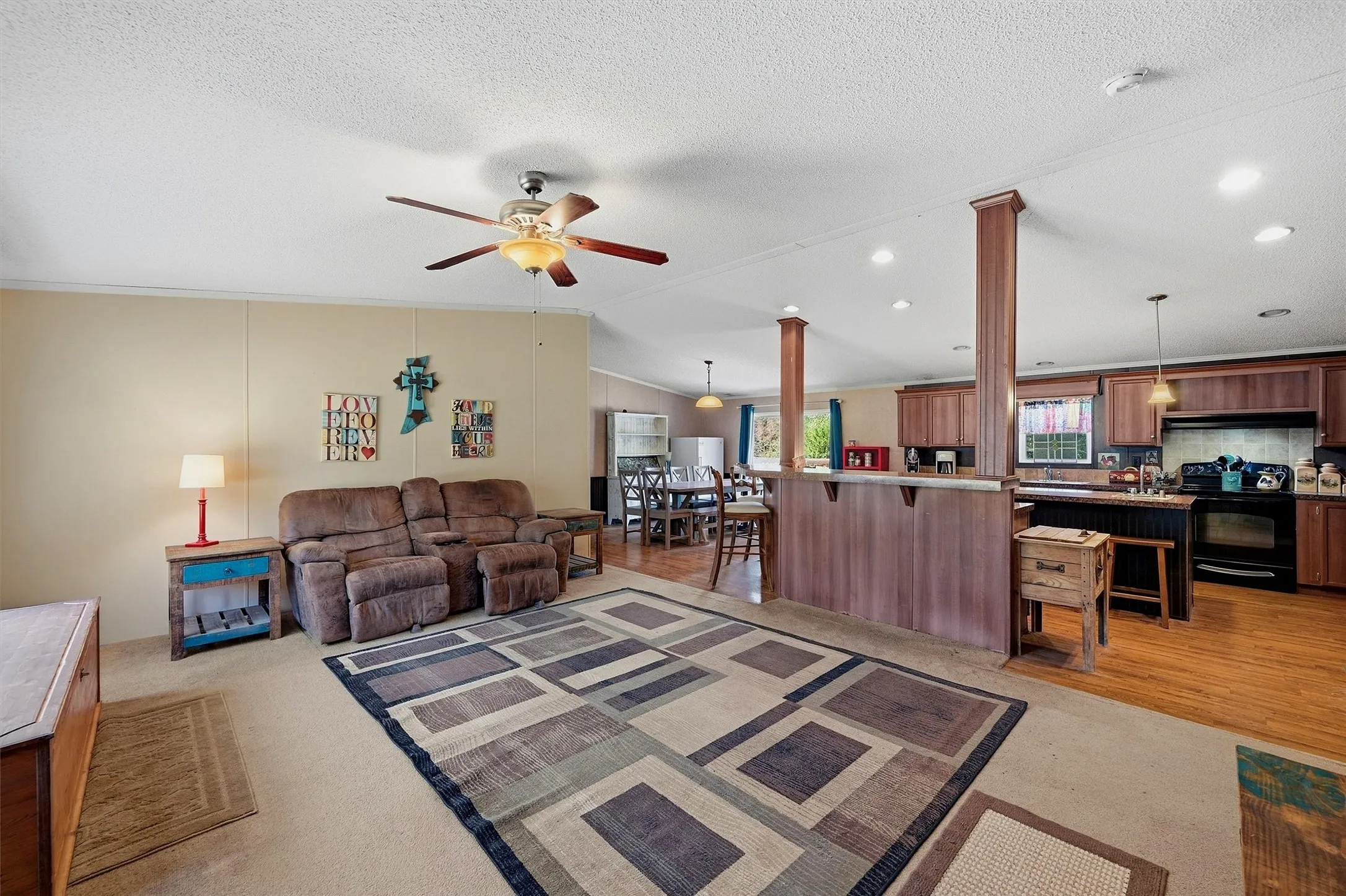 Mobile Home For Sale in Cooke County , 3539 County Road 265, Collinsville, Texas 76233, 4 Bedroom, 3 Bathroom, Garage spaces, 1,920 Sqft, built in 2010, mls#21394452, Real Estate Agent in Collinsville, Homes For Sale in Cooke county, Homes For Sale in Collinsville, Realtor in Collinsville Texas, Real Estate Brokerage Independent Realty Texas, Luminita Cordes Realtor