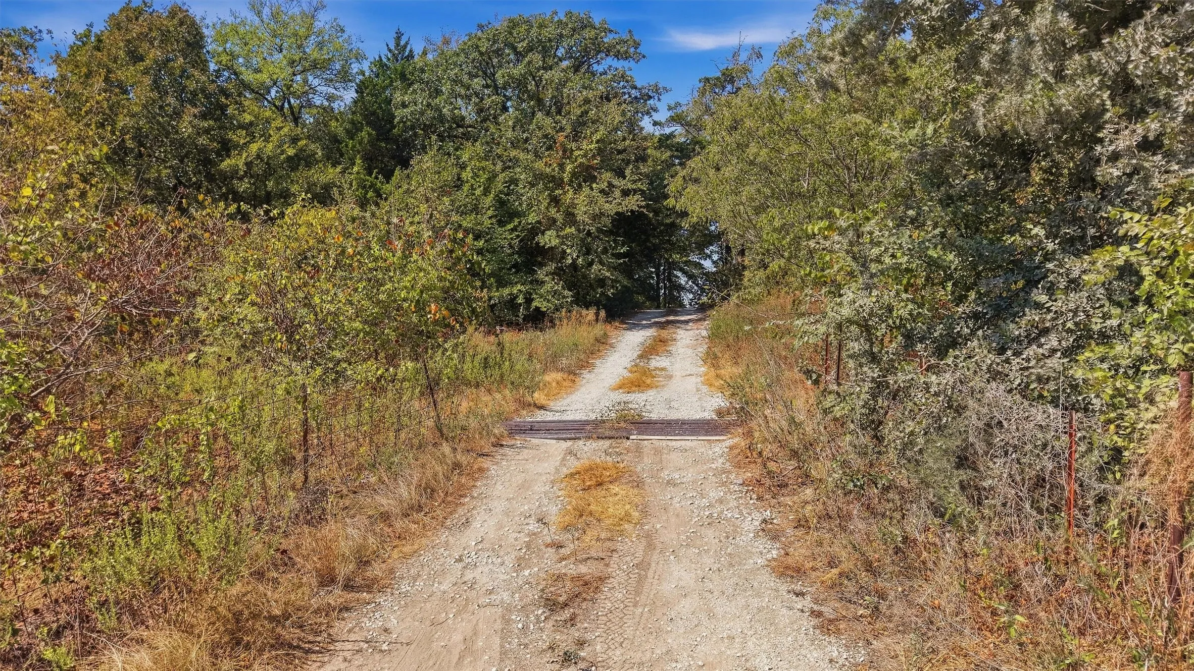 Mobile Home For Sale in Cooke County , 3539 County Road 265, Collinsville, Texas 76233, 4 Bedroom, 3 Bathroom, Garage spaces, 1,920 Sqft, built in 2010, mls#21394452, Real Estate Agent in Collinsville, Homes For Sale in Cooke county, Homes For Sale in Collinsville, Realtor in Collinsville Texas, Real Estate Brokerage Independent Realty Texas, Luminita Cordes Realtor