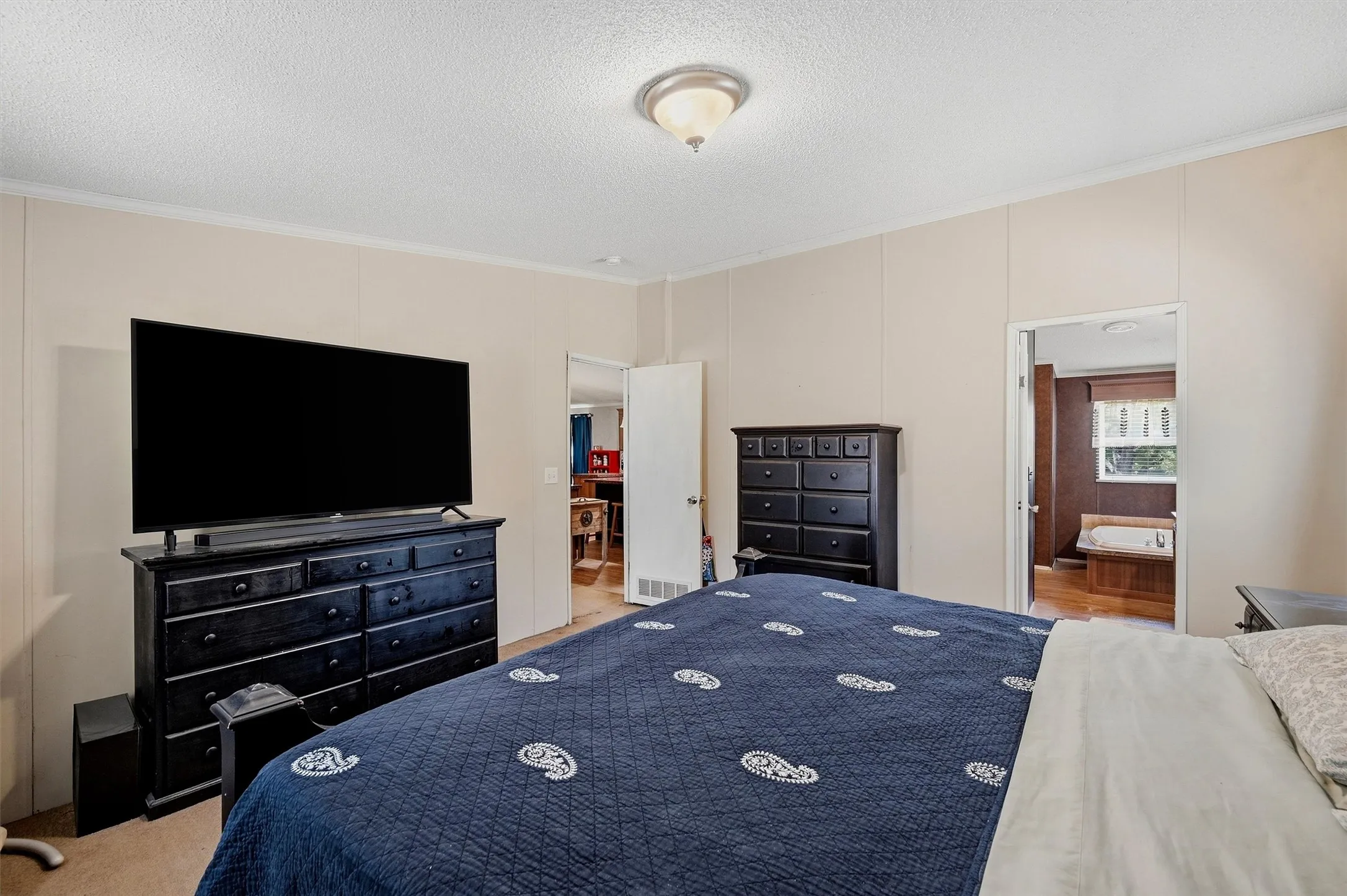 Mobile Home For Sale in Cooke County , 3539 County Road 265, Collinsville, Texas 76233, 4 Bedroom, 3 Bathroom, Garage spaces, 1,920 Sqft, built in 2010, mls#21394452, Real Estate Agent in Collinsville, Homes For Sale in Cooke county, Homes For Sale in Collinsville, Realtor in Collinsville Texas, Real Estate Brokerage Independent Realty Texas, Luminita Cordes Realtor