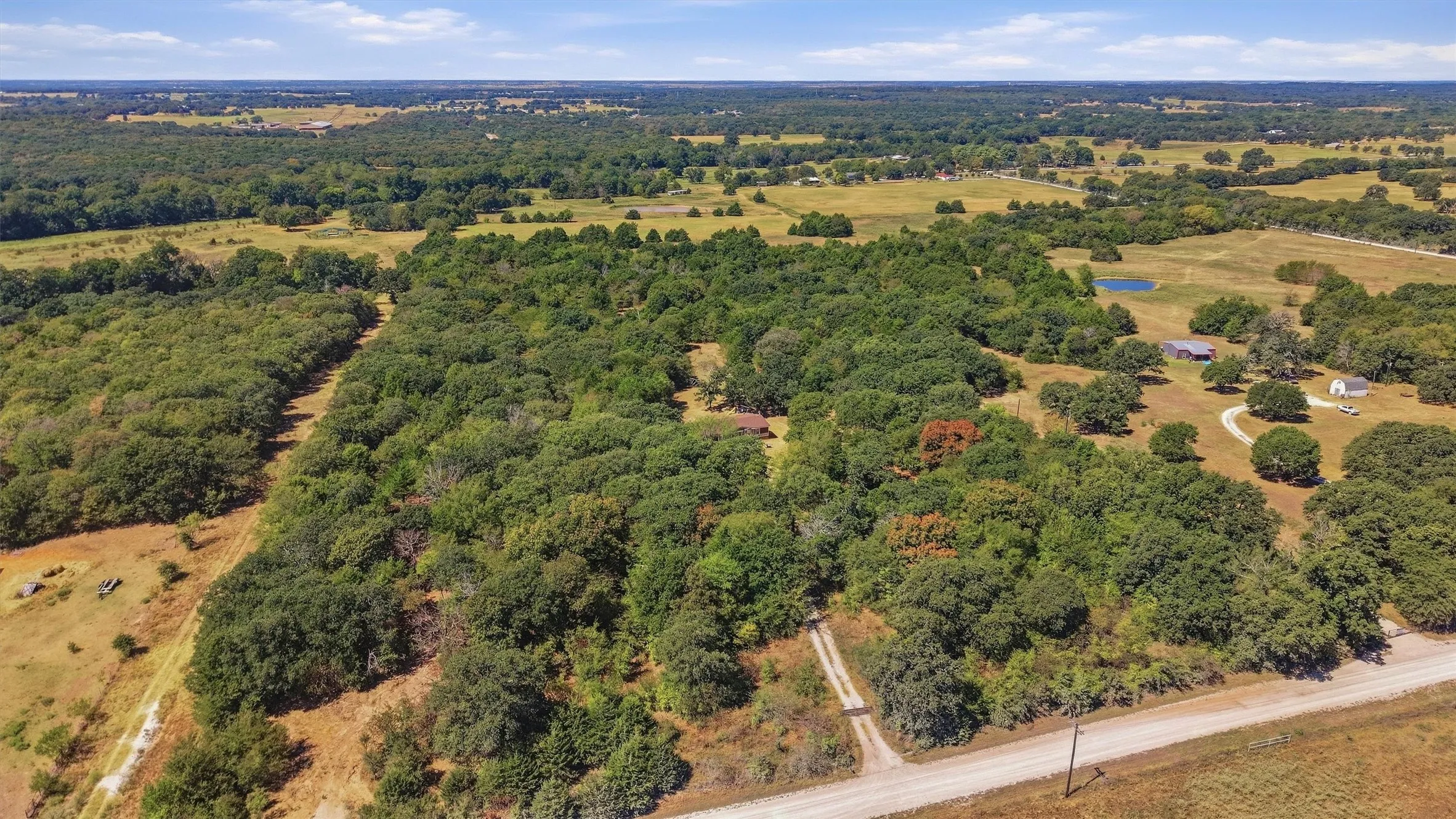 Mobile Home For Sale in Cooke County , 3539 County Road 265, Collinsville, Texas 76233, 4 Bedroom, 3 Bathroom, Garage spaces, 1,920 Sqft, built in 2010, mls#21394452, Real Estate Agent in Collinsville, Homes For Sale in Cooke county, Homes For Sale in Collinsville, Realtor in Collinsville Texas, Real Estate Brokerage Independent Realty Texas, Luminita Cordes Realtor