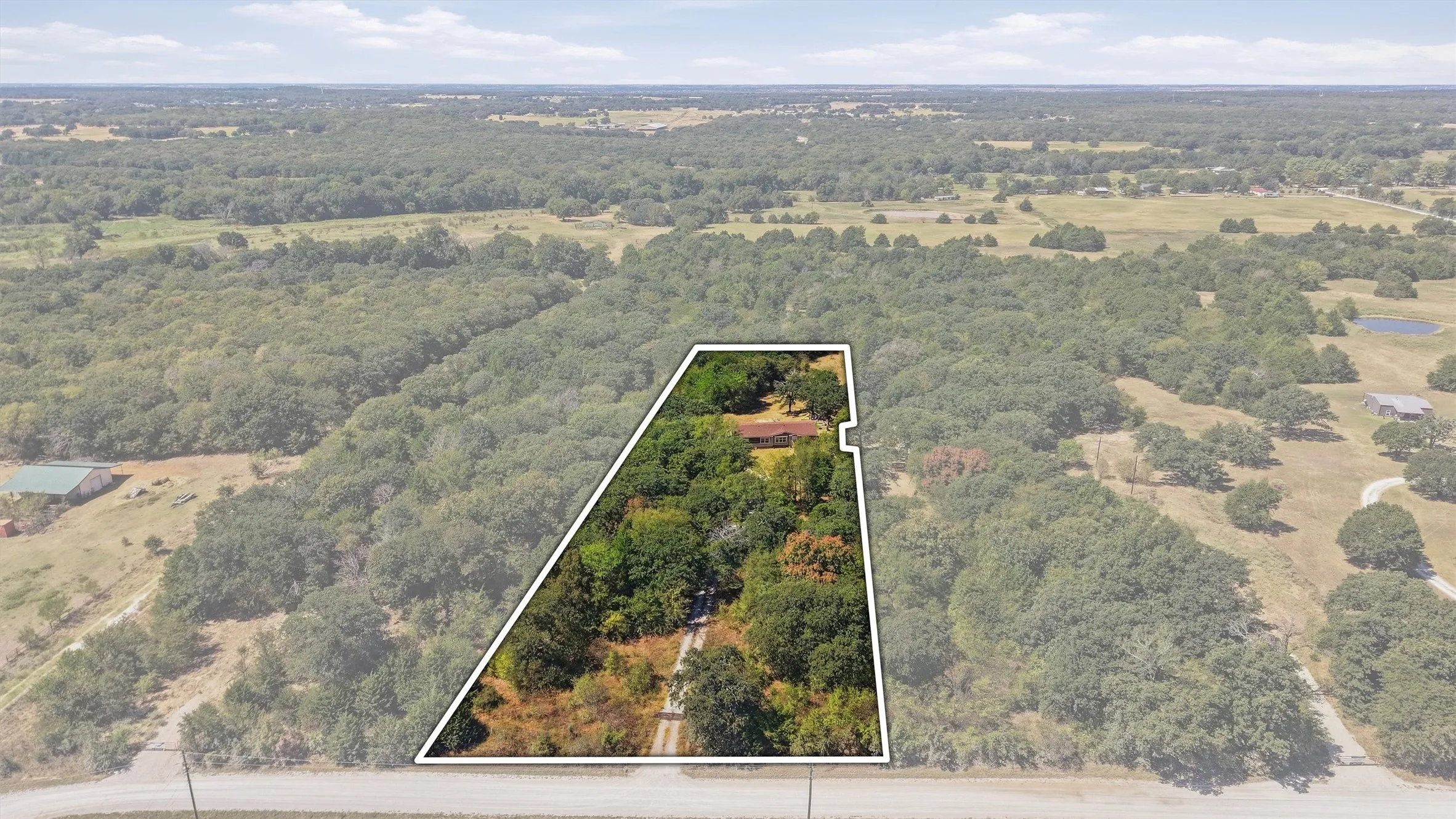 Mobile Home For Sale in Cooke County , 3539 County Road 265, Collinsville, Texas 76233, 4 Bedroom, 3 Bathroom, Garage spaces, 1,920 Sqft, built in 2010, mls#21394452, Real Estate Agent in Collinsville, Homes For Sale in Cooke county, Homes For Sale in Collinsville, Realtor in Collinsville Texas, Real Estate Brokerage Independent Realty Texas, Luminita Cordes Realtor