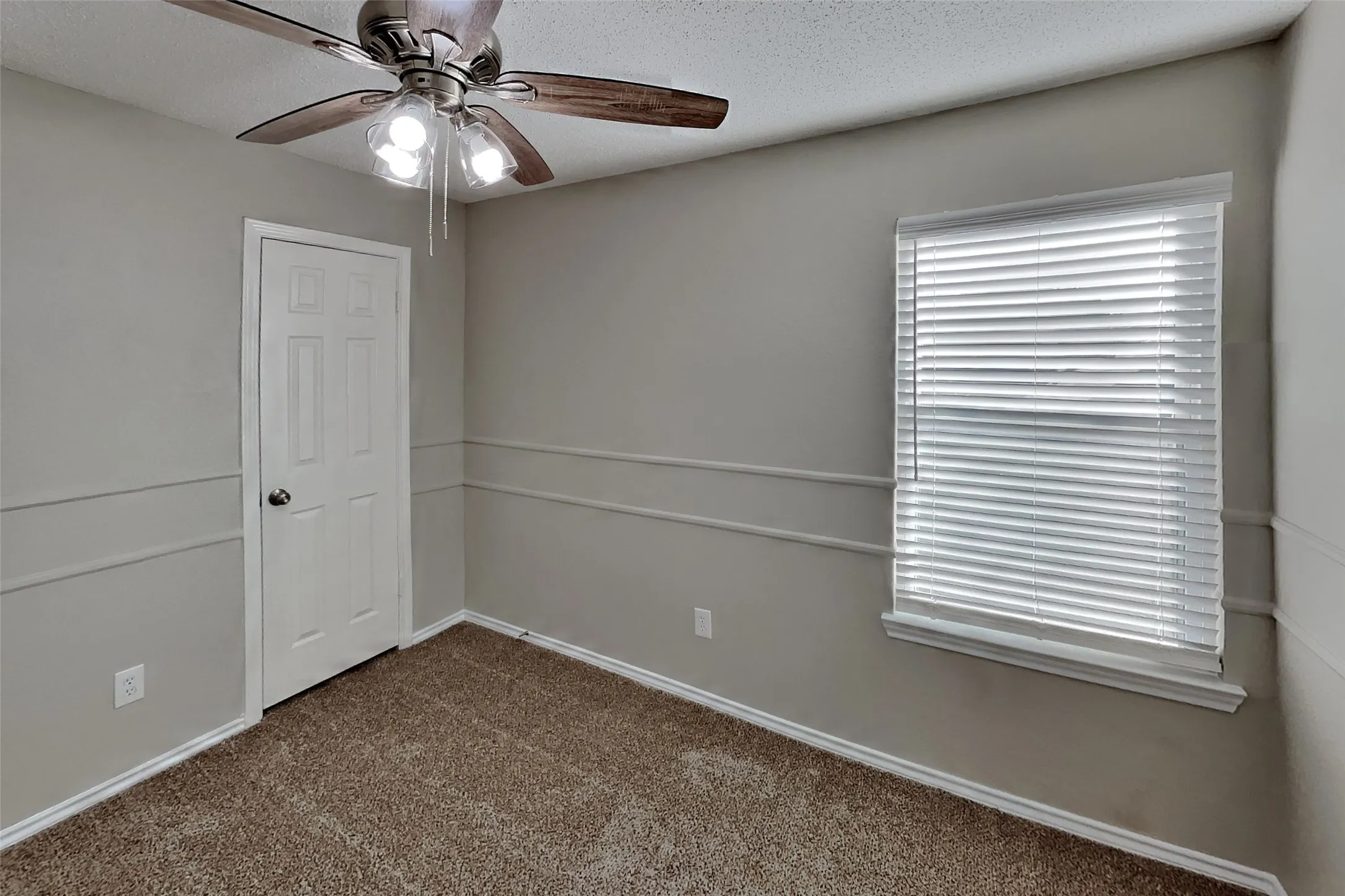 Single Family Residence For Rent in Collin County , 2308 Foothill Road, Mc Kinney, Texas 75072, 3 Bedroom, 3 Bathroom, 2 Garage spaces, 1,695 Sqft, built in 1988, mls#21394519, Real Estate Agent in Mc Kinney, Homes For Rent in Collin county, Homes For Rent in Mc Kinney, Realtor in Mc Kinney Texas, Real Estate Brokerage Independent Realty Texas, Luminita Cordes Realtor