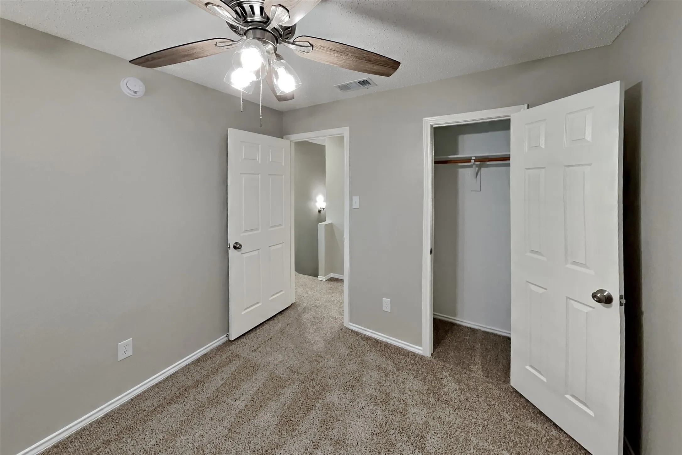 Single Family Residence For Rent in Collin County , 2308 Foothill Road, Mc Kinney, Texas 75072, 3 Bedroom, 3 Bathroom, 2 Garage spaces, 1,695 Sqft, built in 1988, mls#21394519, Real Estate Agent in Mc Kinney, Homes For Rent in Collin county, Homes For Rent in Mc Kinney, Realtor in Mc Kinney Texas, Real Estate Brokerage Independent Realty Texas, Luminita Cordes Realtor