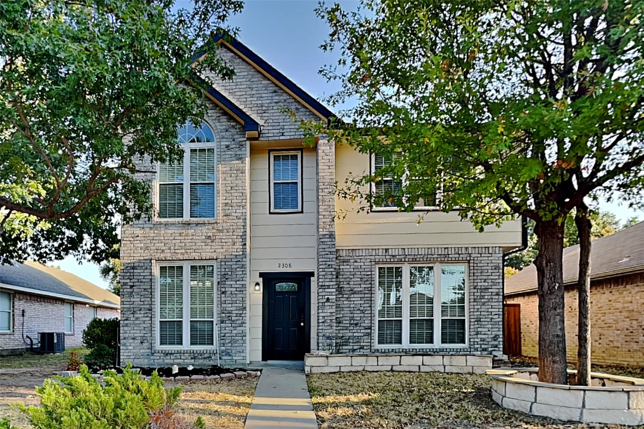 Single Family Residence For Rent
