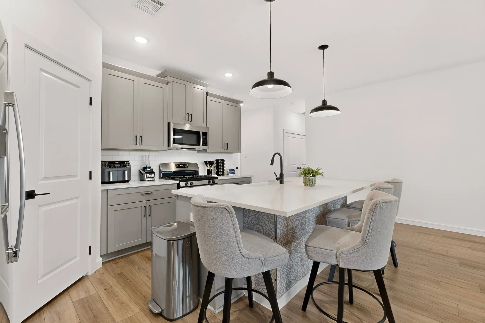 Single Family Residence For Sale in Dallas County , 2525 Tahoe Drive, Seagoville, Texas 75159, 4 Bedroom, 2 Bathroom, 2 Garage spaces, 1,810 Sqft, built in 2023, mls#21394501, Real Estate Agent in Seagoville, Homes For Sale in Dallas county, Homes For Sale in Seagoville, Realtor in Seagoville Texas, Real Estate Brokerage Independent Realty Texas, Luminita Cordes Realtor