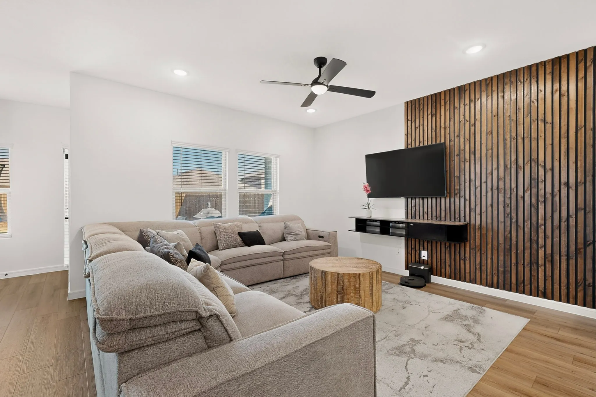 Single Family Residence For Sale in Dallas County , 2525 Tahoe Drive, Seagoville, Texas 75159, 4 Bedroom, 2 Bathroom, 2 Garage spaces, 1,810 Sqft, built in 2023, mls#21394501, Real Estate Agent in Seagoville, Homes For Sale in Dallas county, Homes For Sale in Seagoville, Realtor in Seagoville Texas, Real Estate Brokerage Independent Realty Texas, Luminita Cordes Realtor