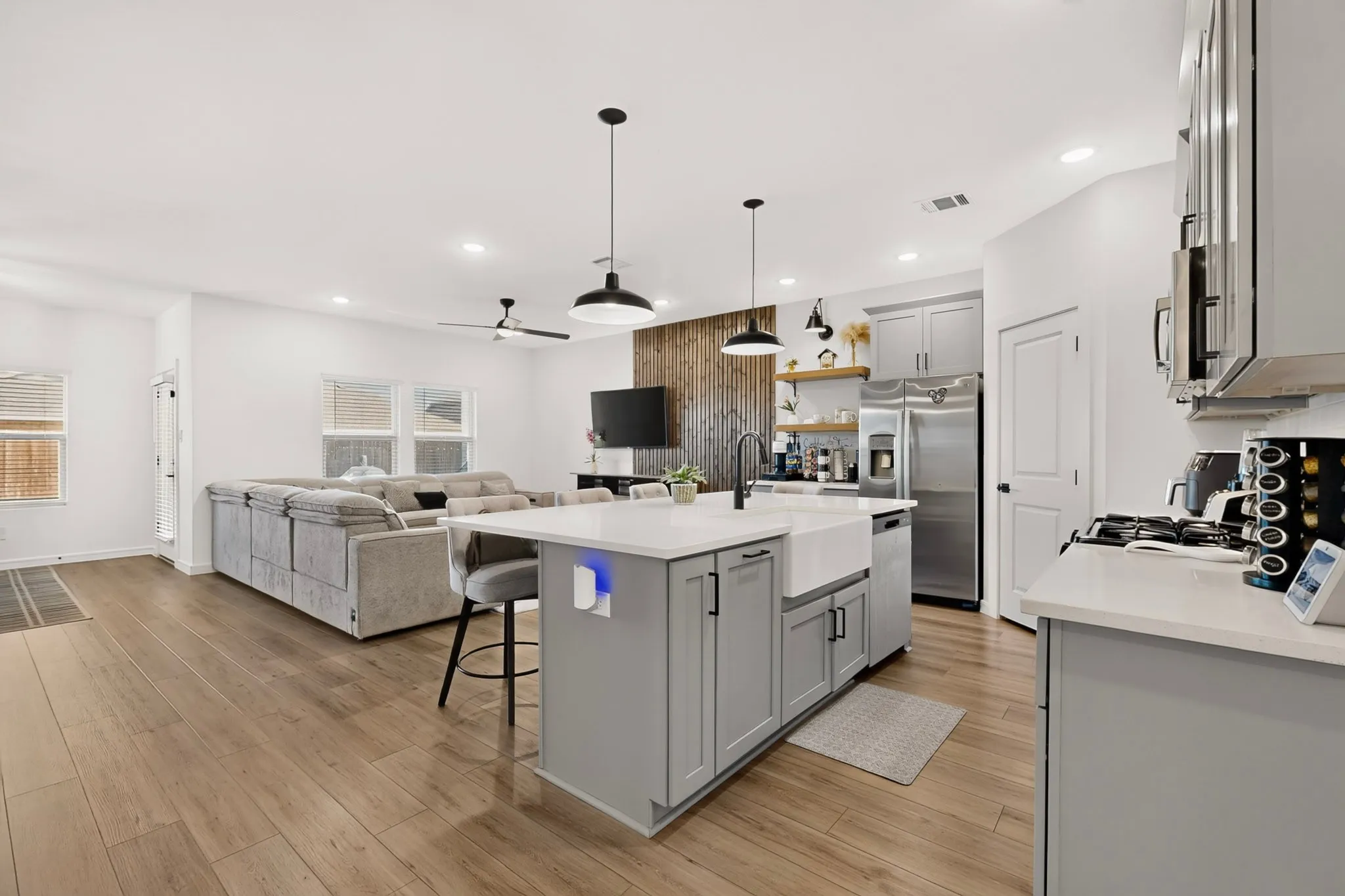 Single Family Residence For Sale in Dallas County , 2525 Tahoe Drive, Seagoville, Texas 75159, 4 Bedroom, 2 Bathroom, 2 Garage spaces, 1,810 Sqft, built in 2023, mls#21394501, Real Estate Agent in Seagoville, Homes For Sale in Dallas county, Homes For Sale in Seagoville, Realtor in Seagoville Texas, Real Estate Brokerage Independent Realty Texas, Luminita Cordes Realtor