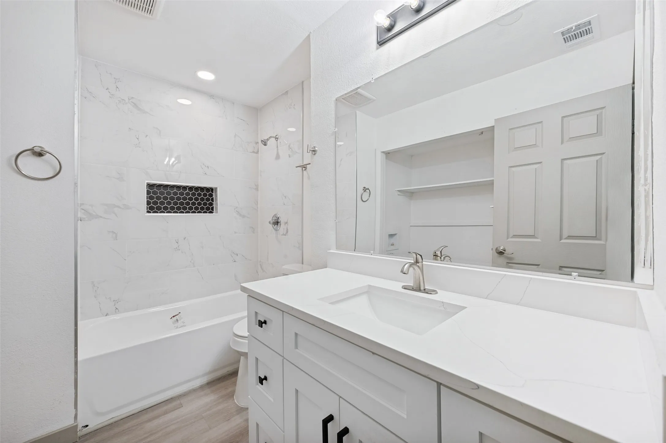 Single Family Residence For Sale in Dallas County , 3411 Ashcroft Court, Irving, Texas 75062, 3 Bedroom, 2 Bathroom, 2 Garage spaces, 1,268 Sqft, built in 1958, mls#21394528, Real Estate Agent in Irving, Homes For Sale in Dallas county, Homes For Sale in Irving, Realtor in Irving Texas, Real Estate Brokerage Independent Realty Texas, Luminita Cordes Realtor
