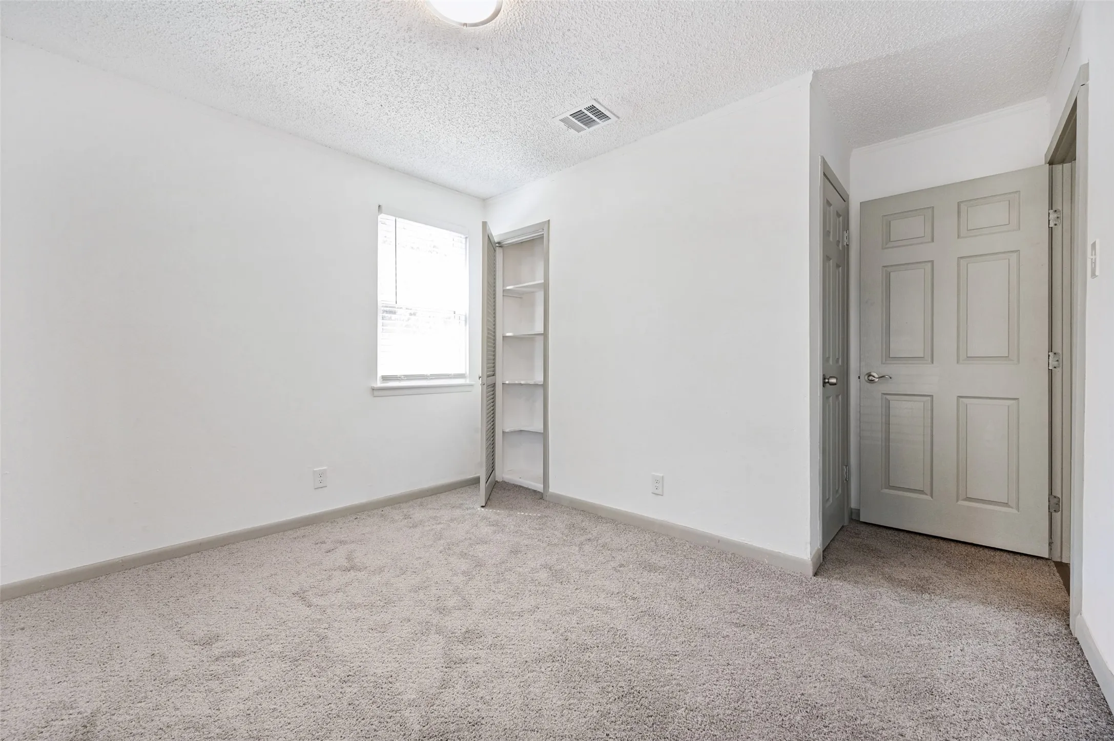 Single Family Residence For Sale in Dallas County , 3411 Ashcroft Court, Irving, Texas 75062, 3 Bedroom, 2 Bathroom, 2 Garage spaces, 1,268 Sqft, built in 1958, mls#21394528, Real Estate Agent in Irving, Homes For Sale in Dallas county, Homes For Sale in Irving, Realtor in Irving Texas, Real Estate Brokerage Independent Realty Texas, Luminita Cordes Realtor