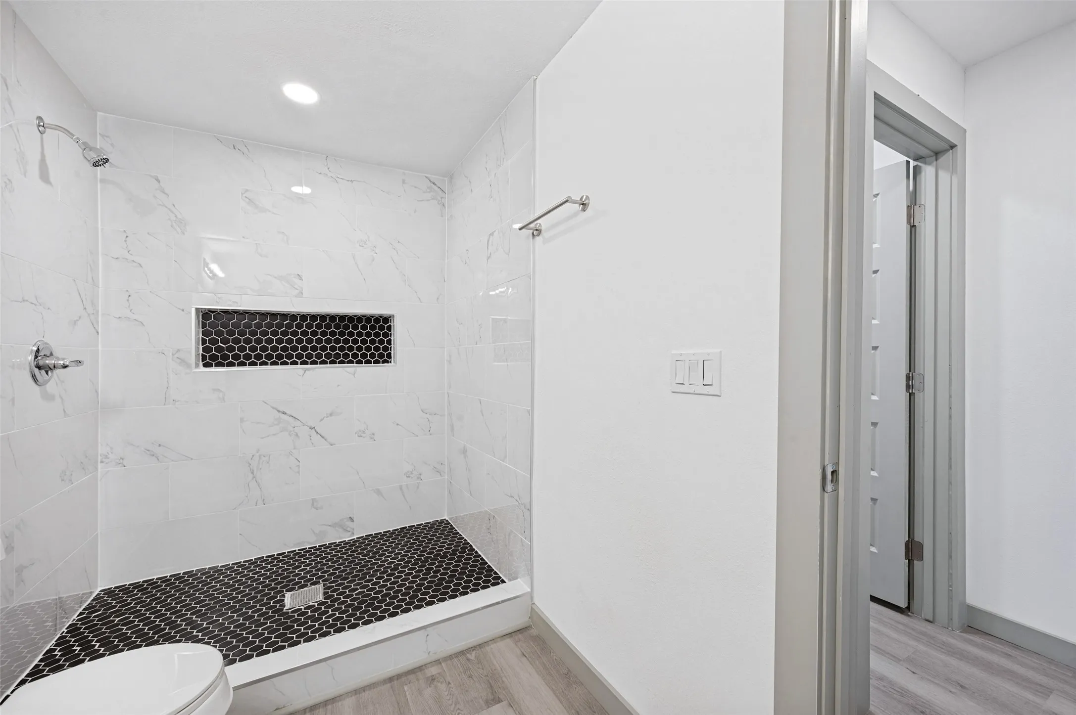 Single Family Residence For Sale in Dallas County , 3411 Ashcroft Court, Irving, Texas 75062, 3 Bedroom, 2 Bathroom, 2 Garage spaces, 1,268 Sqft, built in 1958, mls#21394528, Real Estate Agent in Irving, Homes For Sale in Dallas county, Homes For Sale in Irving, Realtor in Irving Texas, Real Estate Brokerage Independent Realty Texas, Luminita Cordes Realtor