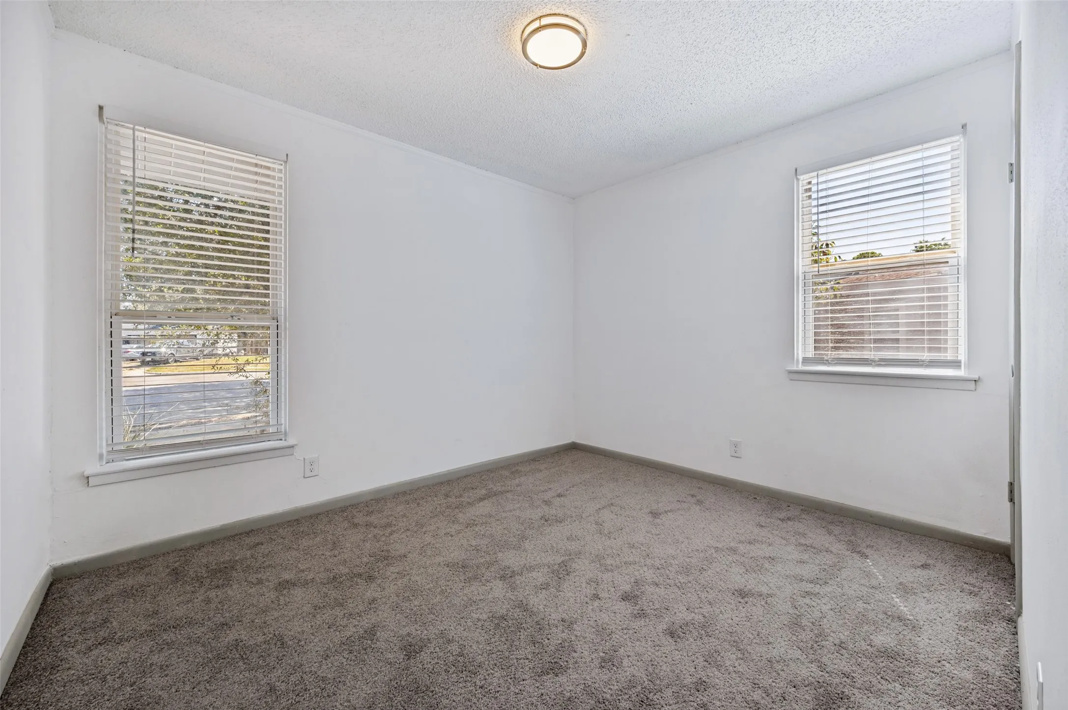 Single Family Residence For Sale in Dallas County , 3411 Ashcroft Court, Irving, Texas 75062, 3 Bedroom, 2 Bathroom, 2 Garage spaces, 1,268 Sqft, built in 1958, mls#21394528, Real Estate Agent in Irving, Homes For Sale in Dallas county, Homes For Sale in Irving, Realtor in Irving Texas, Real Estate Brokerage Independent Realty Texas, Luminita Cordes Realtor