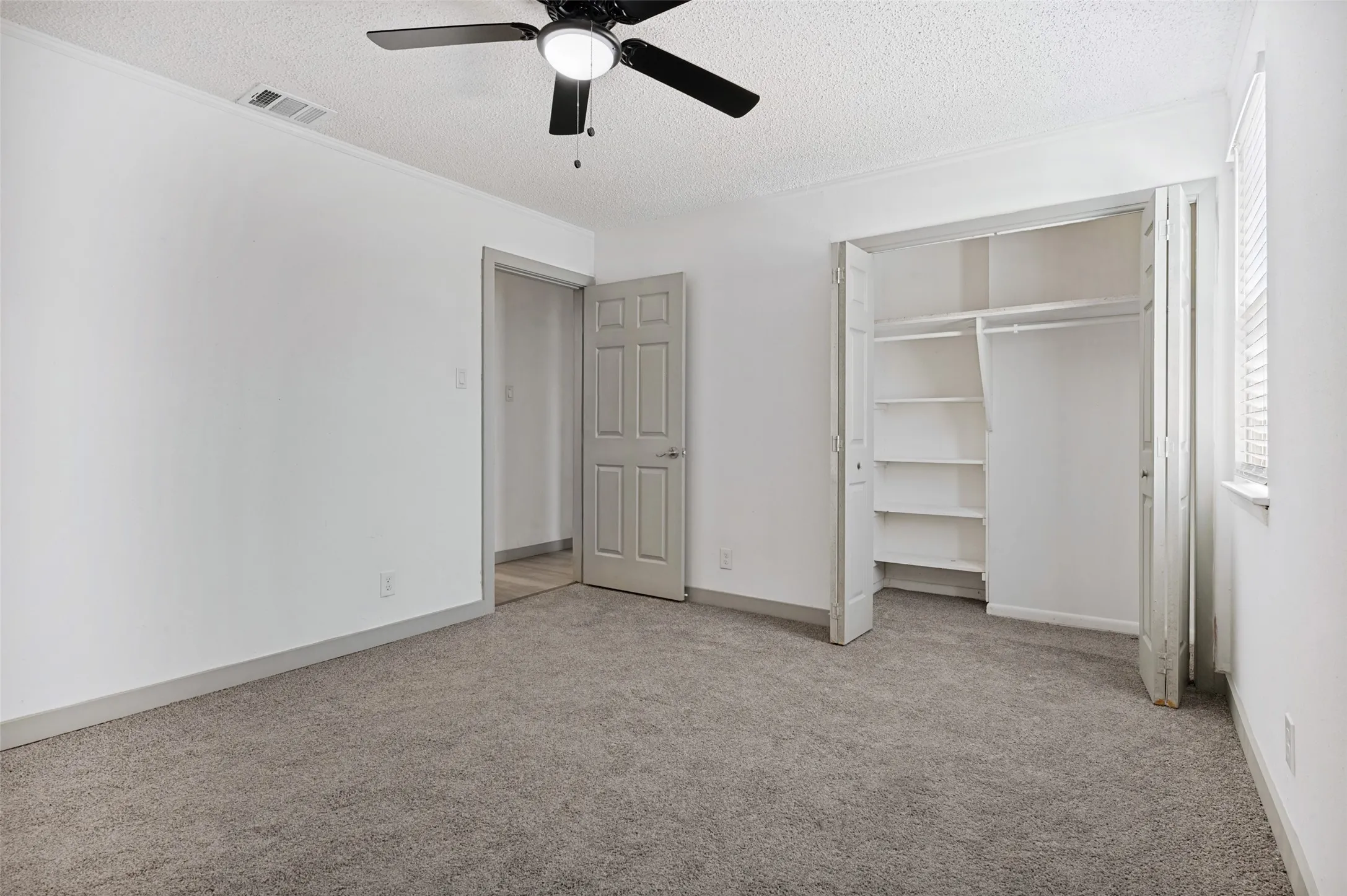 Single Family Residence For Sale in Dallas County , 3411 Ashcroft Court, Irving, Texas 75062, 3 Bedroom, 2 Bathroom, 2 Garage spaces, 1,268 Sqft, built in 1958, mls#21394528, Real Estate Agent in Irving, Homes For Sale in Dallas county, Homes For Sale in Irving, Realtor in Irving Texas, Real Estate Brokerage Independent Realty Texas, Luminita Cordes Realtor