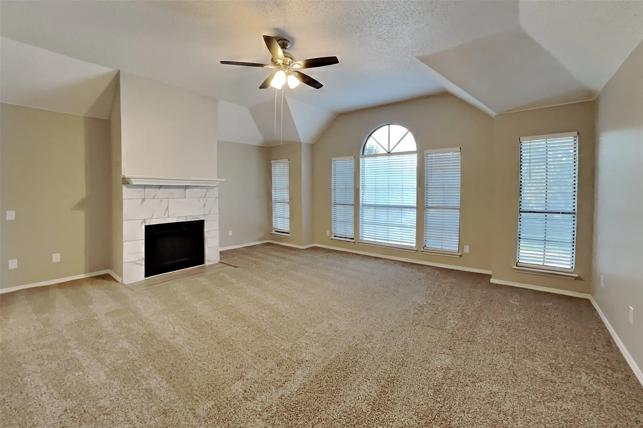 Single Family Residence For Rent in Tarrant County , 210 Carlsbad Drive, Mansfield, Texas 76063, 5 Bedroom, 4 Bathroom, 2 Garage spaces, 3,293 Sqft, built in 1996, mls#21394539, Real Estate Agent in Mansfield, Homes For Rent in Tarrant county, Homes For Rent in Mansfield, Realtor in Mansfield Texas, Real Estate Brokerage Independent Realty Texas, Luminita Cordes Realtor