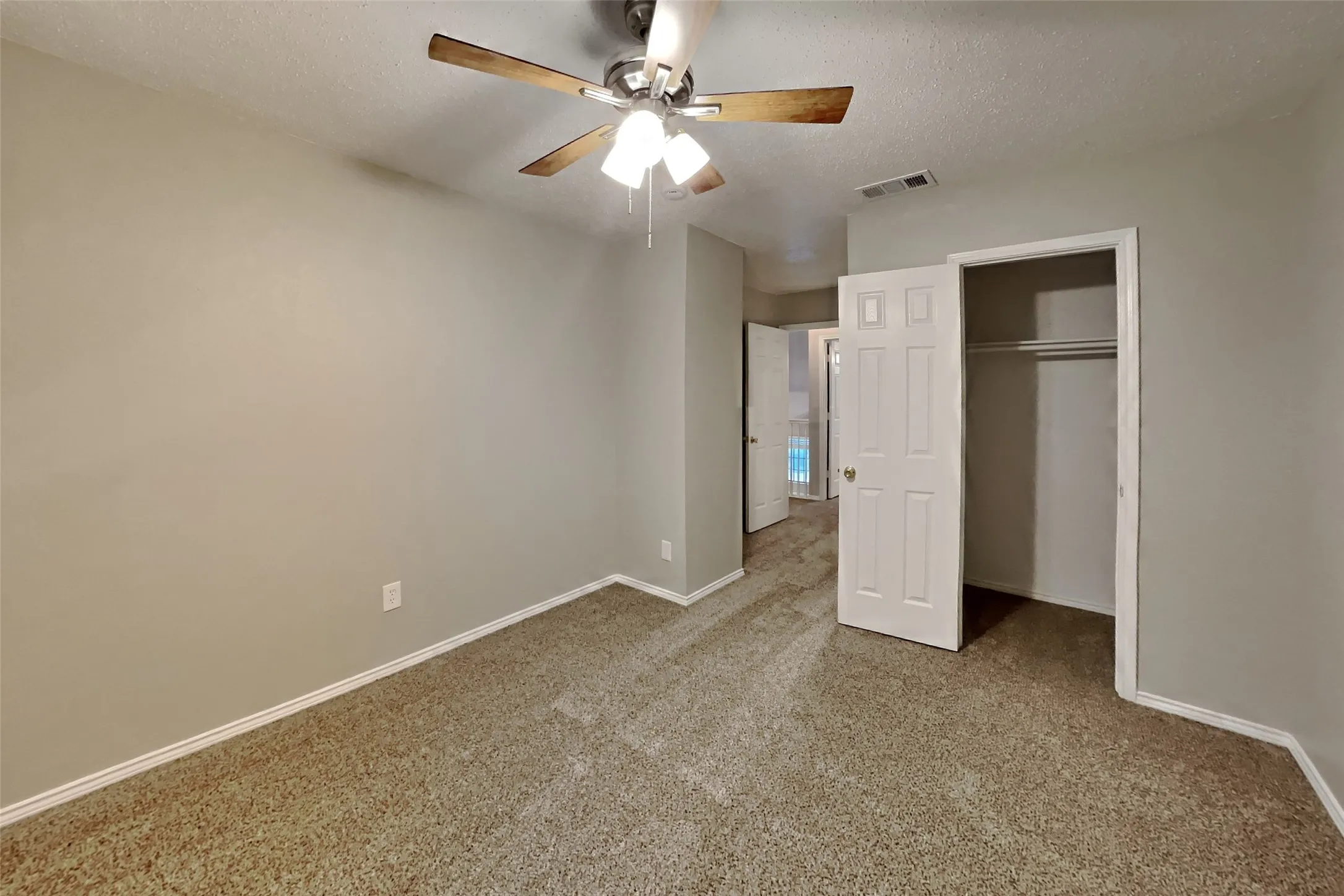 Single Family Residence For Rent in Tarrant County , 210 Carlsbad Drive, Mansfield, Texas 76063, 5 Bedroom, 4 Bathroom, 2 Garage spaces, 3,293 Sqft, built in 1996, mls#21394539, Real Estate Agent in Mansfield, Homes For Rent in Tarrant county, Homes For Rent in Mansfield, Realtor in Mansfield Texas, Real Estate Brokerage Independent Realty Texas, Luminita Cordes Realtor