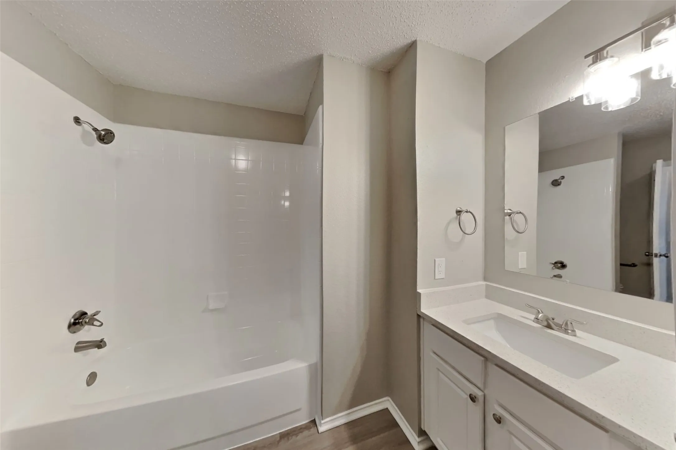 Single Family Residence For Rent in Tarrant County , 210 Carlsbad Drive, Mansfield, Texas 76063, 5 Bedroom, 4 Bathroom, 2 Garage spaces, 3,293 Sqft, built in 1996, mls#21394539, Real Estate Agent in Mansfield, Homes For Rent in Tarrant county, Homes For Rent in Mansfield, Realtor in Mansfield Texas, Real Estate Brokerage Independent Realty Texas, Luminita Cordes Realtor