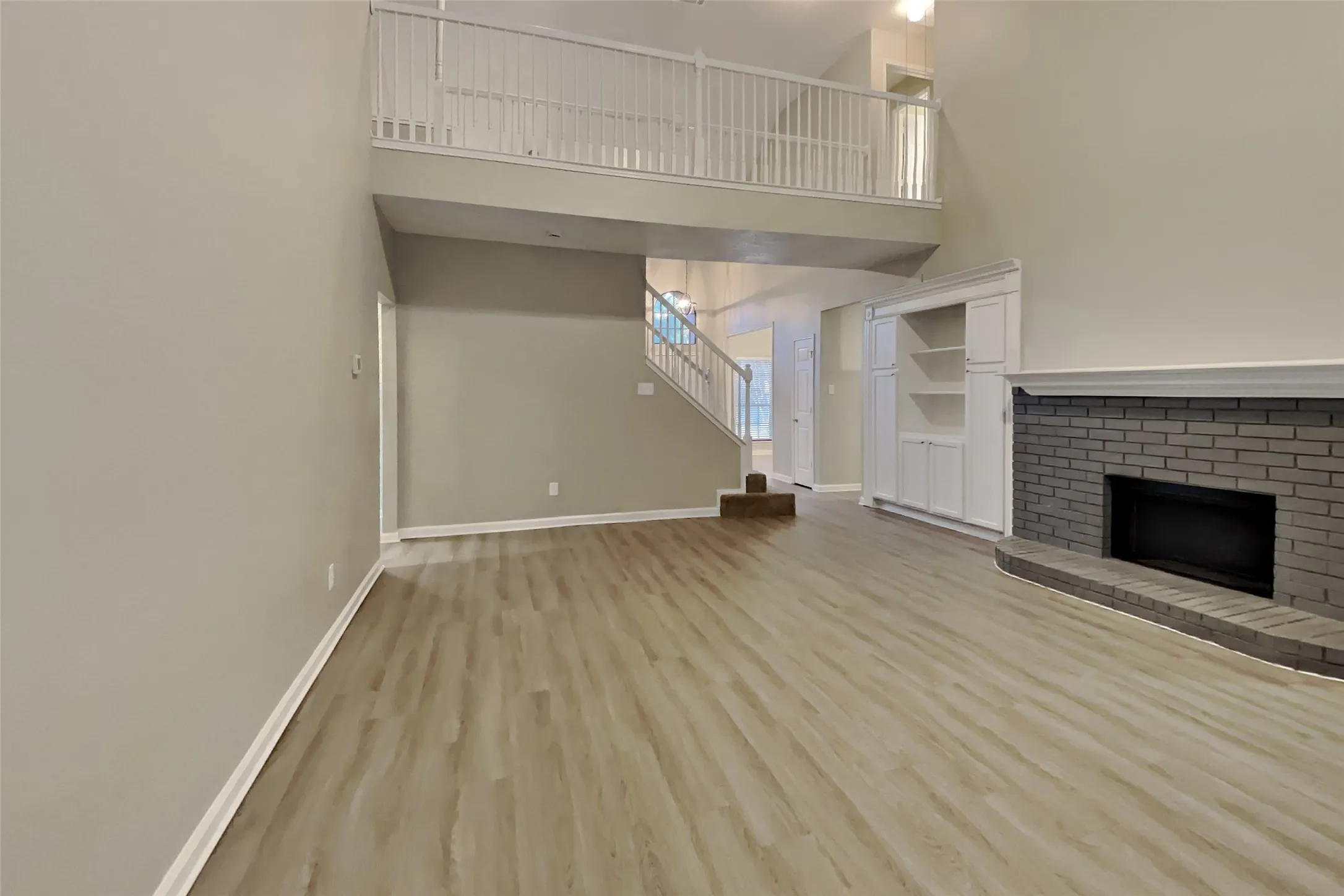 Single Family Residence For Rent in Tarrant County , 210 Carlsbad Drive, Mansfield, Texas 76063, 5 Bedroom, 4 Bathroom, 2 Garage spaces, 3,293 Sqft, built in 1996, mls#21394539, Real Estate Agent in Mansfield, Homes For Rent in Tarrant county, Homes For Rent in Mansfield, Realtor in Mansfield Texas, Real Estate Brokerage Independent Realty Texas, Luminita Cordes Realtor