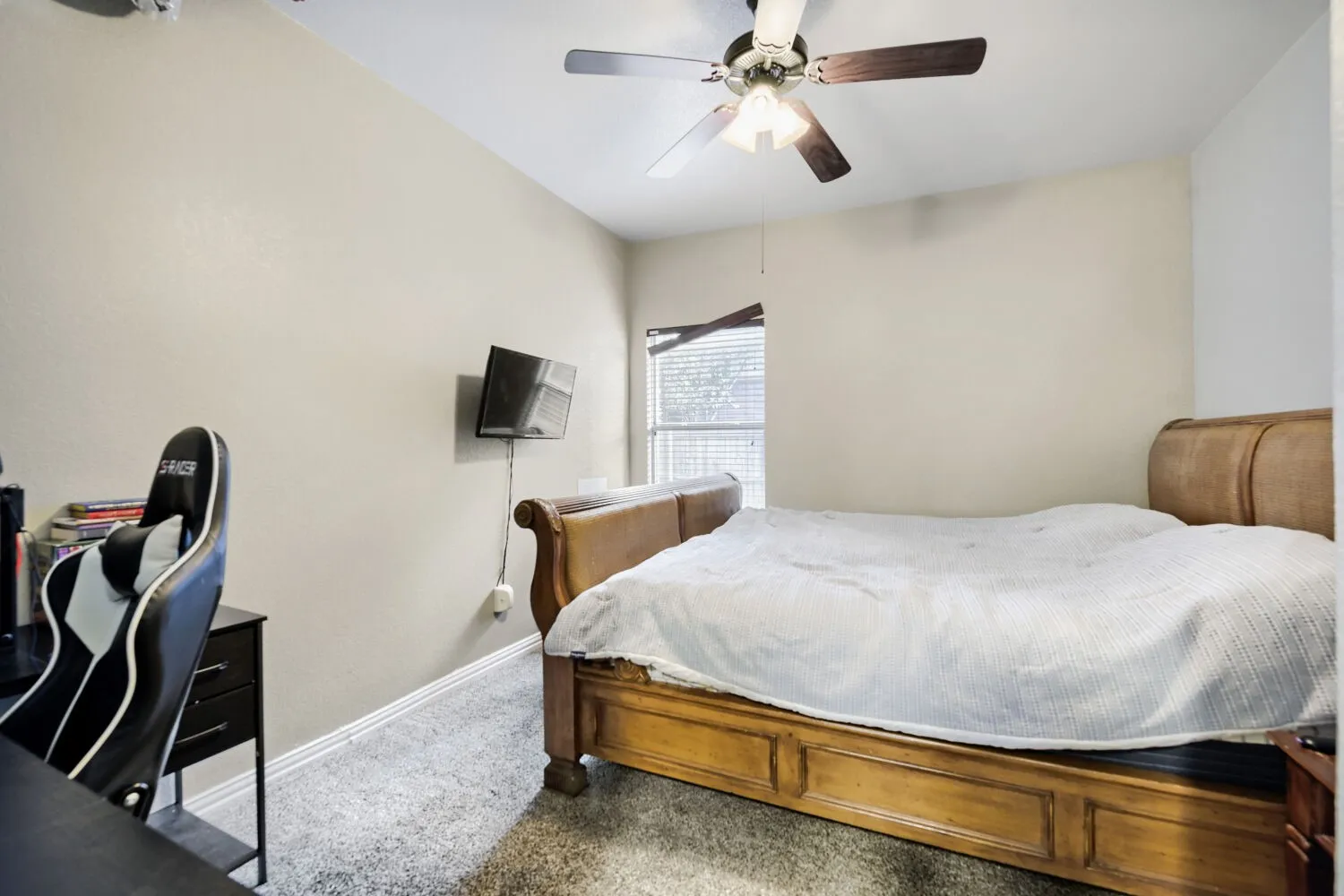 Single Family Residence For Rent in Denton County , 47 Kramer Lane, Sanger, Texas 76266, 4 Bedroom, 3 Bathroom, 2 Garage spaces, 2,468 Sqft, built in 2007, mls#21394540, Real Estate Agent in Sanger, Homes For Rent in Denton county, Homes For Rent in Sanger, Realtor in Sanger Texas, Real Estate Brokerage Independent Realty Texas, Luminita Cordes Realtor