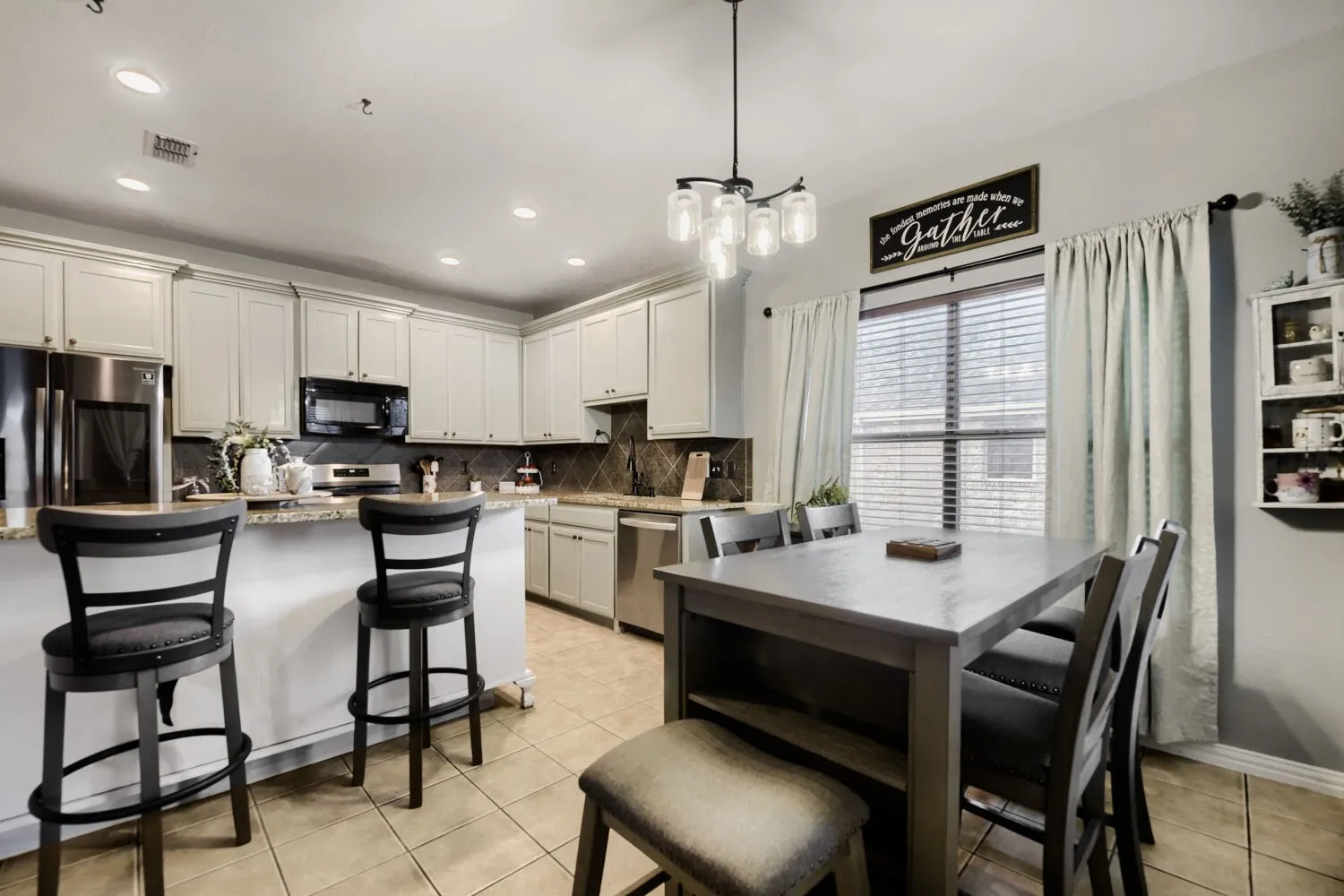 Single Family Residence For Rent in Denton County , 47 Kramer Lane, Sanger, Texas 76266, 4 Bedroom, 3 Bathroom, 2 Garage spaces, 2,468 Sqft, built in 2007, mls#21394540, Real Estate Agent in Sanger, Homes For Rent in Denton county, Homes For Rent in Sanger, Realtor in Sanger Texas, Real Estate Brokerage Independent Realty Texas, Luminita Cordes Realtor