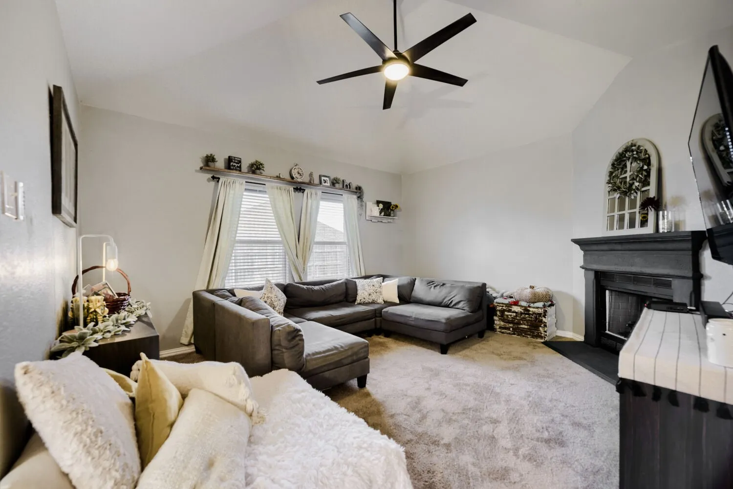 Single Family Residence For Rent in Denton County , 47 Kramer Lane, Sanger, Texas 76266, 4 Bedroom, 3 Bathroom, 2 Garage spaces, 2,468 Sqft, built in 2007, mls#21394540, Real Estate Agent in Sanger, Homes For Rent in Denton county, Homes For Rent in Sanger, Realtor in Sanger Texas, Real Estate Brokerage Independent Realty Texas, Luminita Cordes Realtor