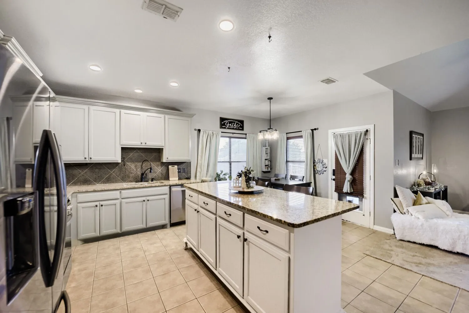 Single Family Residence For Rent in Denton County , 47 Kramer Lane, Sanger, Texas 76266, 4 Bedroom, 3 Bathroom, 2 Garage spaces, 2,468 Sqft, built in 2007, mls#21394540, Real Estate Agent in Sanger, Homes For Rent in Denton county, Homes For Rent in Sanger, Realtor in Sanger Texas, Real Estate Brokerage Independent Realty Texas, Luminita Cordes Realtor