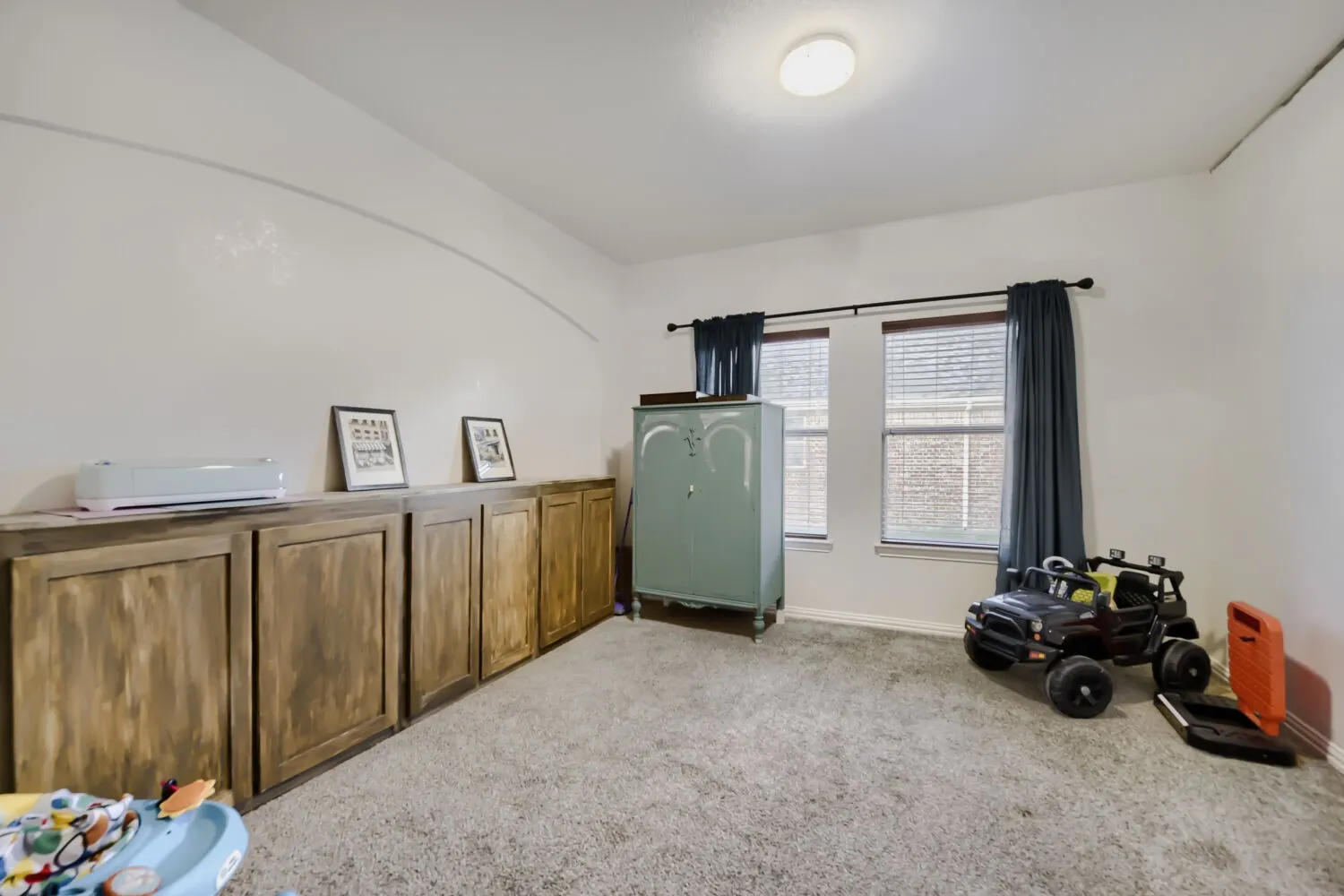 Single Family Residence For Rent in Denton County , 47 Kramer Lane, Sanger, Texas 76266, 4 Bedroom, 3 Bathroom, 2 Garage spaces, 2,468 Sqft, built in 2007, mls#21394540, Real Estate Agent in Sanger, Homes For Rent in Denton county, Homes For Rent in Sanger, Realtor in Sanger Texas, Real Estate Brokerage Independent Realty Texas, Luminita Cordes Realtor
