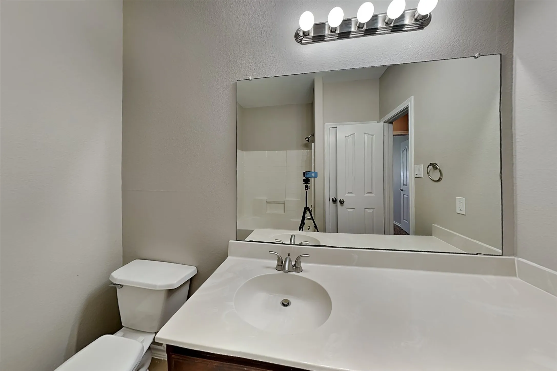 Single Family Residence For Rent in Tarrant County , 10848 Irish Glen Trail, Fort Worth, Texas 76052, 3 Bedroom, 2 Bathroom, 2 Garage spaces, 1,706 Sqft, built in 2009, mls#21394541, Real Estate Agent in Fort Worth, Homes For Rent in Tarrant county, Homes For Rent in Fort Worth, Realtor in Fort Worth Texas, Real Estate Brokerage Independent Realty Texas, Luminita Cordes Realtor