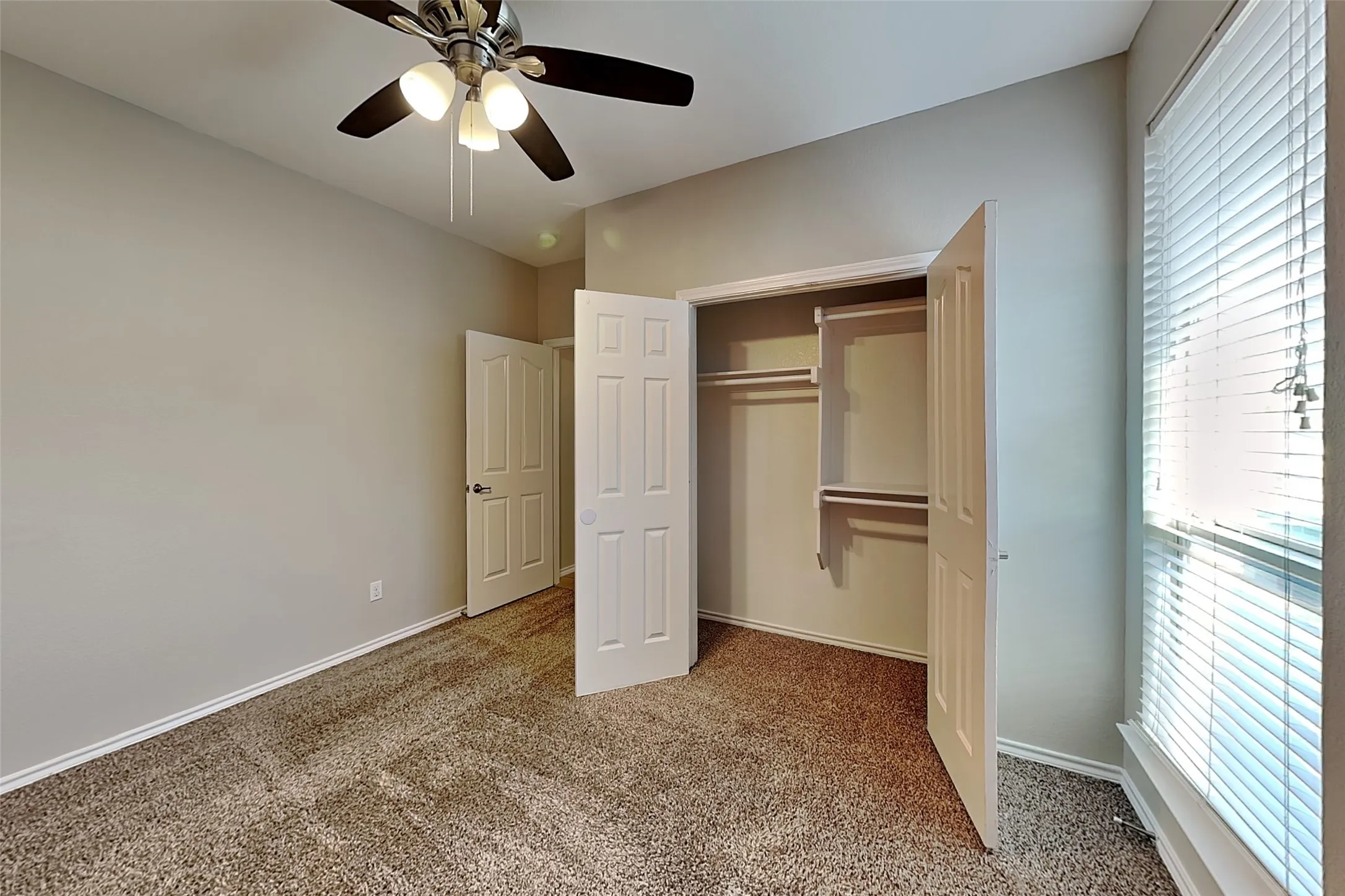Single Family Residence For Rent in Tarrant County , 10848 Irish Glen Trail, Fort Worth, Texas 76052, 3 Bedroom, 2 Bathroom, 2 Garage spaces, 1,706 Sqft, built in 2009, mls#21394541, Real Estate Agent in Fort Worth, Homes For Rent in Tarrant county, Homes For Rent in Fort Worth, Realtor in Fort Worth Texas, Real Estate Brokerage Independent Realty Texas, Luminita Cordes Realtor