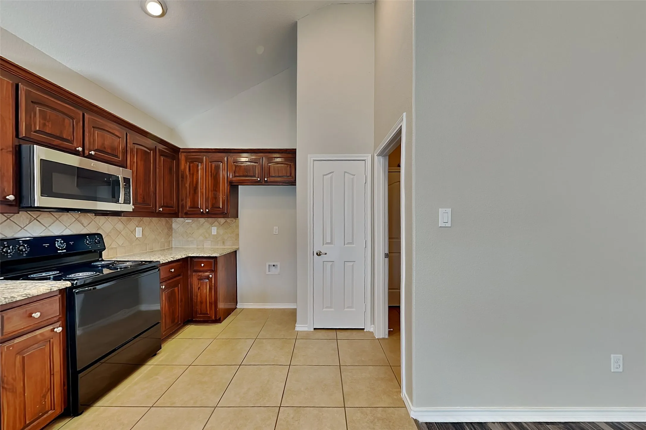 Single Family Residence For Rent in Tarrant County , 10848 Irish Glen Trail, Fort Worth, Texas 76052, 3 Bedroom, 2 Bathroom, 2 Garage spaces, 1,706 Sqft, built in 2009, mls#21394541, Real Estate Agent in Fort Worth, Homes For Rent in Tarrant county, Homes For Rent in Fort Worth, Realtor in Fort Worth Texas, Real Estate Brokerage Independent Realty Texas, Luminita Cordes Realtor