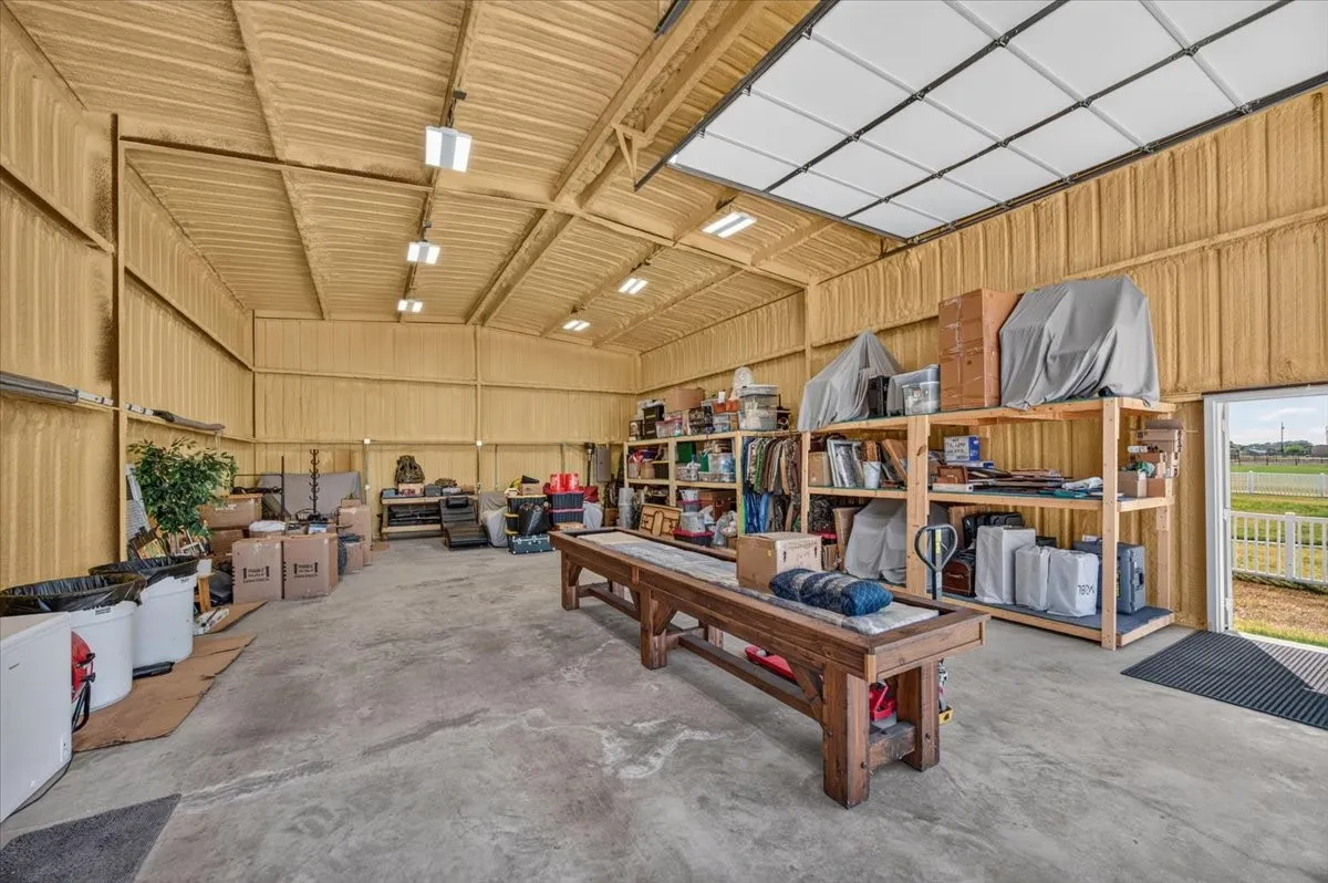 Single Family Residence For Sale in Parker County , 152 Savannah Drive, Weatherford, Texas 76087, 3 Bedroom, 2 Bathroom, 2 Garage spaces, 1,721 Sqft, built in 2004, mls#21394020, Real Estate Agent in Weatherford, Homes For Sale in Parker county, Homes For Sale in Weatherford, Realtor in Weatherford Texas, Real Estate Brokerage Independent Realty Texas, Luminita Cordes Realtor