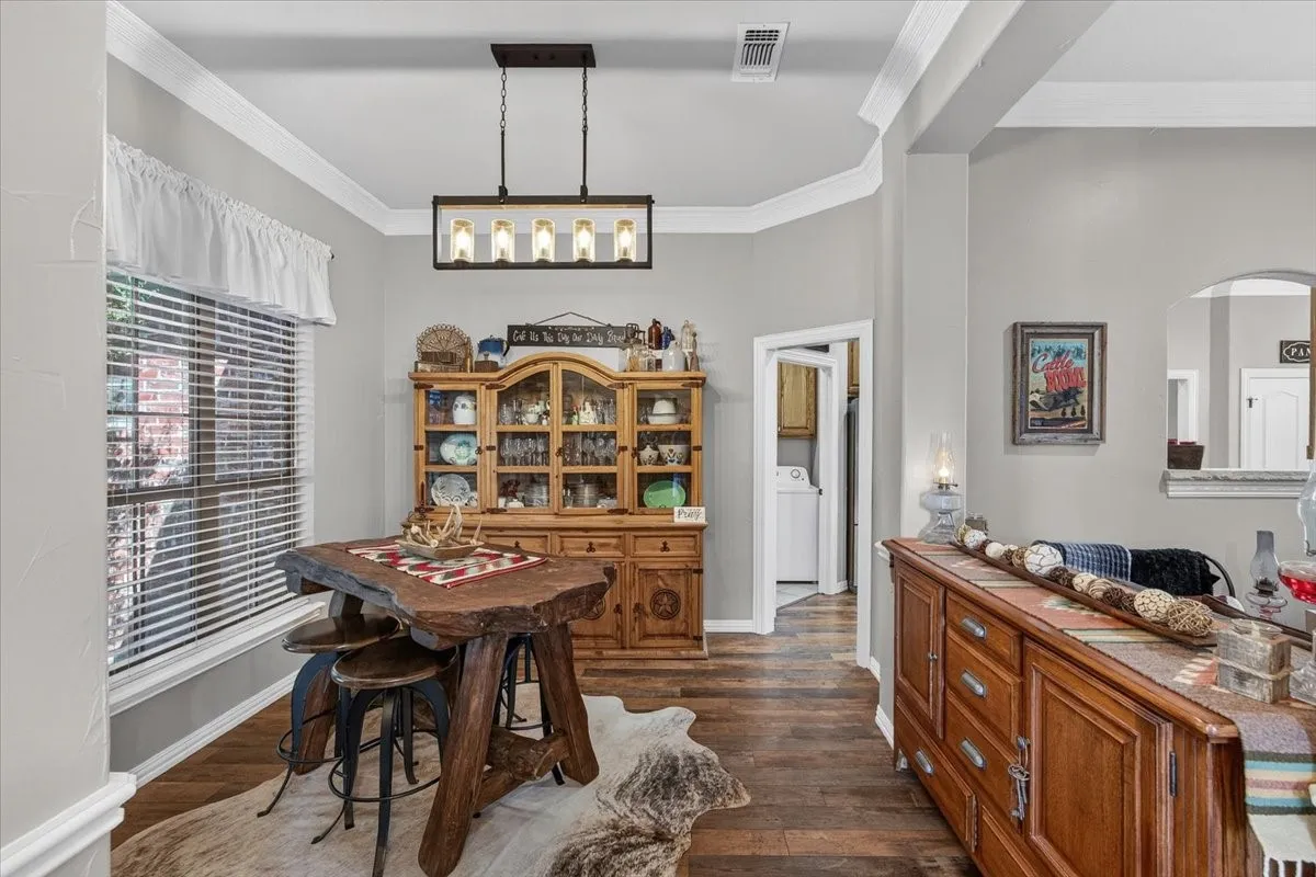 Single Family Residence For Sale in Parker County , 152 Savannah Drive, Weatherford, Texas 76087, 3 Bedroom, 2 Bathroom, 2 Garage spaces, 1,721 Sqft, built in 2004, mls#21394020, Real Estate Agent in Weatherford, Homes For Sale in Parker county, Homes For Sale in Weatherford, Realtor in Weatherford Texas, Real Estate Brokerage Independent Realty Texas, Luminita Cordes Realtor