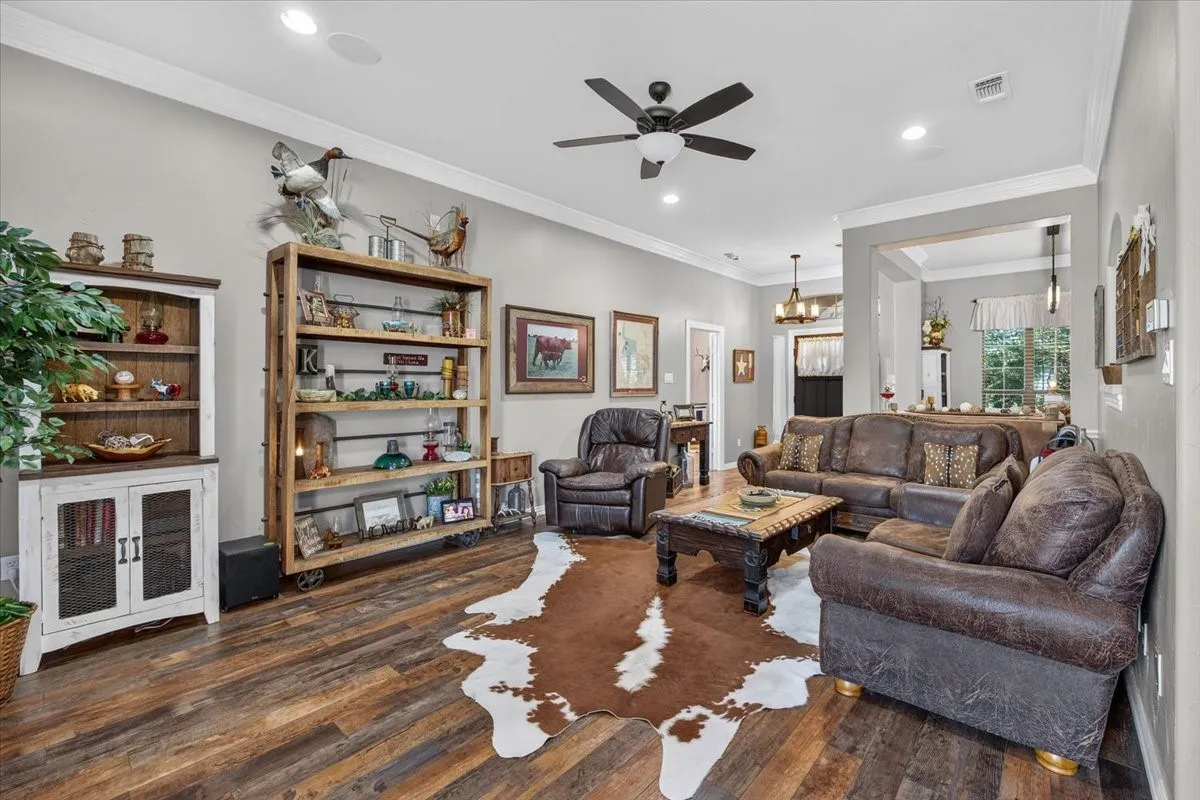 Single Family Residence For Sale in Parker County , 152 Savannah Drive, Weatherford, Texas 76087, 3 Bedroom, 2 Bathroom, 2 Garage spaces, 1,721 Sqft, built in 2004, mls#21394020, Real Estate Agent in Weatherford, Homes For Sale in Parker county, Homes For Sale in Weatherford, Realtor in Weatherford Texas, Real Estate Brokerage Independent Realty Texas, Luminita Cordes Realtor