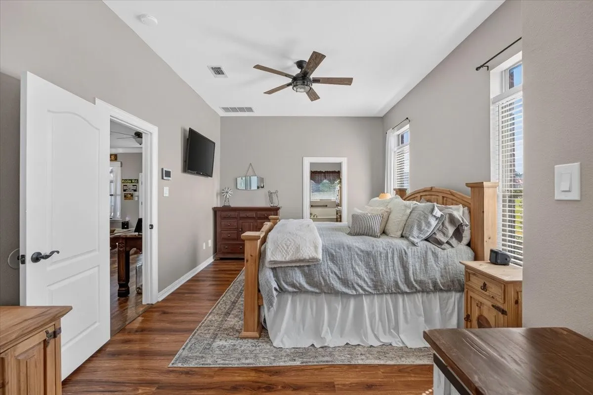 Single Family Residence For Sale in Parker County , 152 Savannah Drive, Weatherford, Texas 76087, 3 Bedroom, 2 Bathroom, 2 Garage spaces, 1,721 Sqft, built in 2004, mls#21394020, Real Estate Agent in Weatherford, Homes For Sale in Parker county, Homes For Sale in Weatherford, Realtor in Weatherford Texas, Real Estate Brokerage Independent Realty Texas, Luminita Cordes Realtor