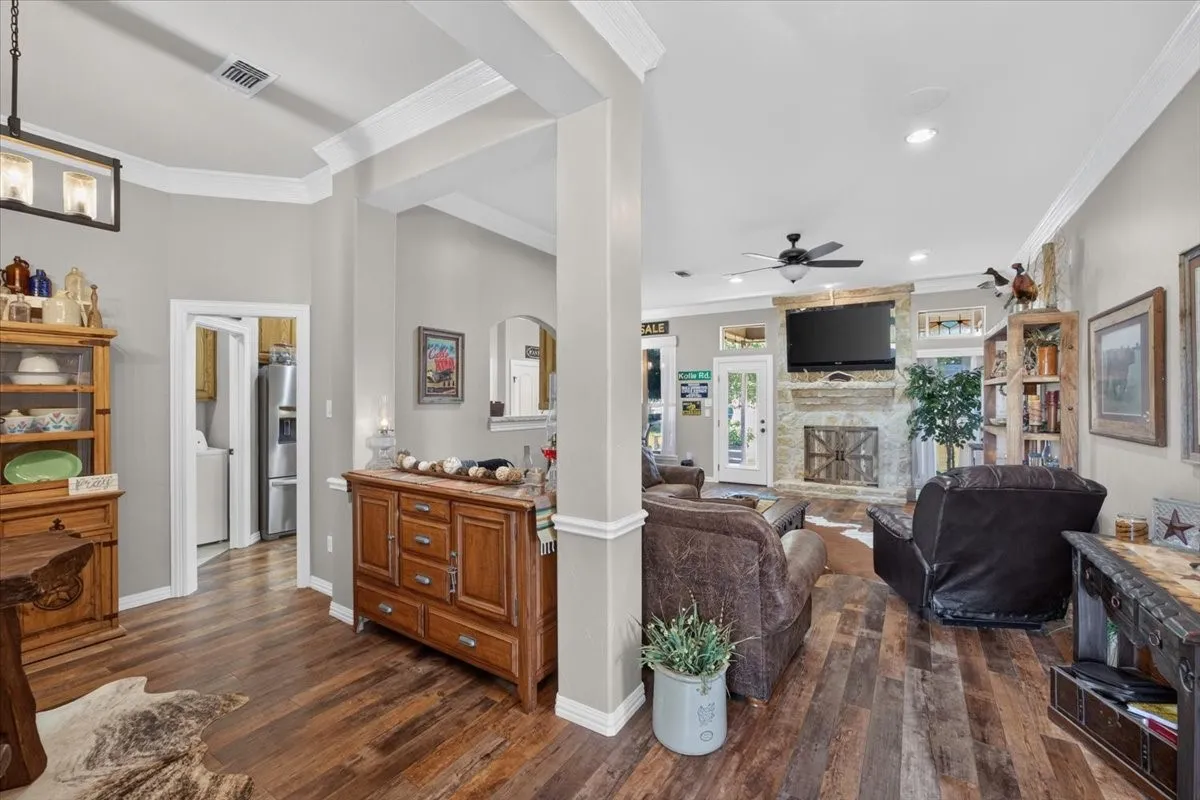 Single Family Residence For Sale in Parker County , 152 Savannah Drive, Weatherford, Texas 76087, 3 Bedroom, 2 Bathroom, 2 Garage spaces, 1,721 Sqft, built in 2004, mls#21394020, Real Estate Agent in Weatherford, Homes For Sale in Parker county, Homes For Sale in Weatherford, Realtor in Weatherford Texas, Real Estate Brokerage Independent Realty Texas, Luminita Cordes Realtor