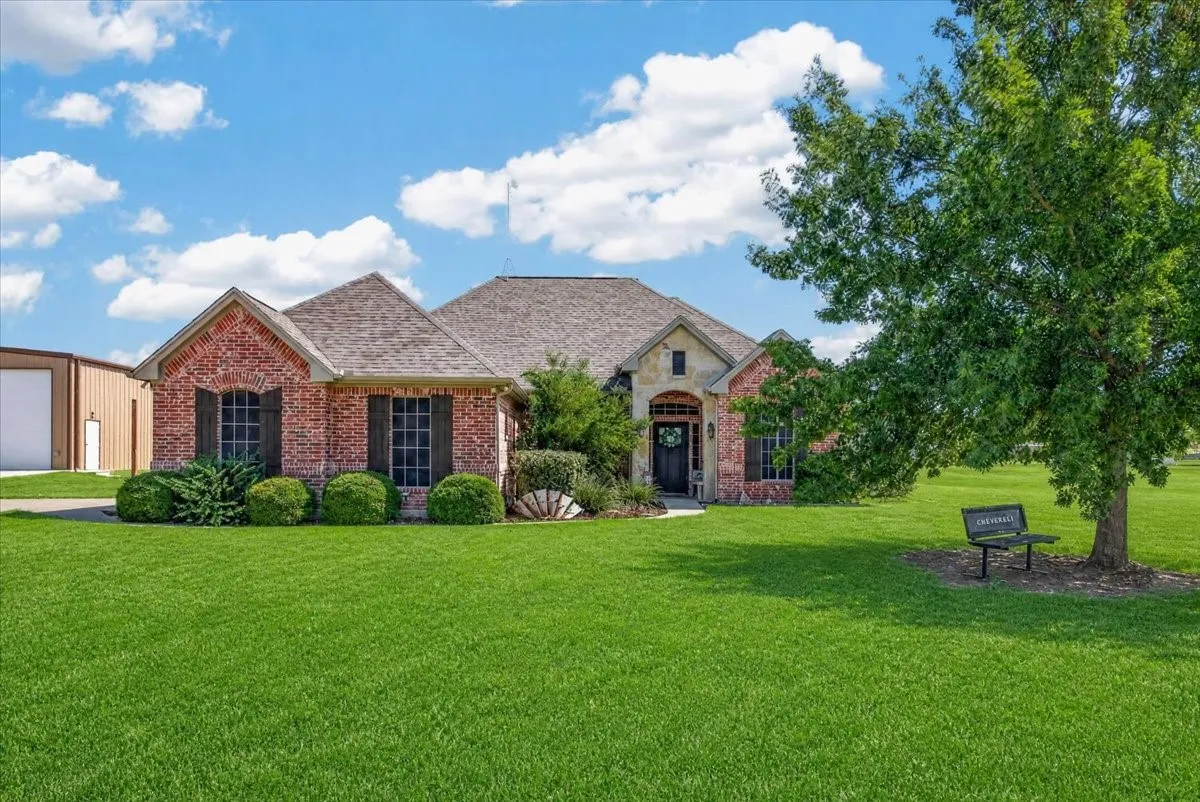 Single Family Residence For Sale in Parker County , 152 Savannah Drive, Weatherford, Texas 76087, 3 Bedroom, 2 Bathroom, 2 Garage spaces, 1,721 Sqft, built in 2004, mls#21394020, Real Estate Agent in Weatherford, Homes For Sale in Parker county, Homes For Sale in Weatherford, Realtor in Weatherford Texas, Real Estate Brokerage Independent Realty Texas, Luminita Cordes Realtor