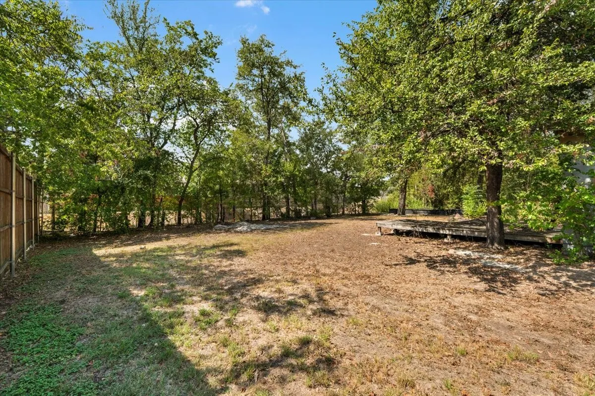 Single Family Residence For Sale in Tarrant County , 6817 Simmons Road, North Richland Hills, Texas 76182, 2 Bedroom, 2 Bathroom, 2 Garage spaces, 1,352 Sqft, built in 1964, mls#21394429, Real Estate Agent in North Richland Hills, Homes For Sale in Tarrant county, Homes For Sale in North Richland Hills, Realtor in North Richland Hills Texas, Real Estate Brokerage Independent Realty Texas, Luminita Cordes Realtor