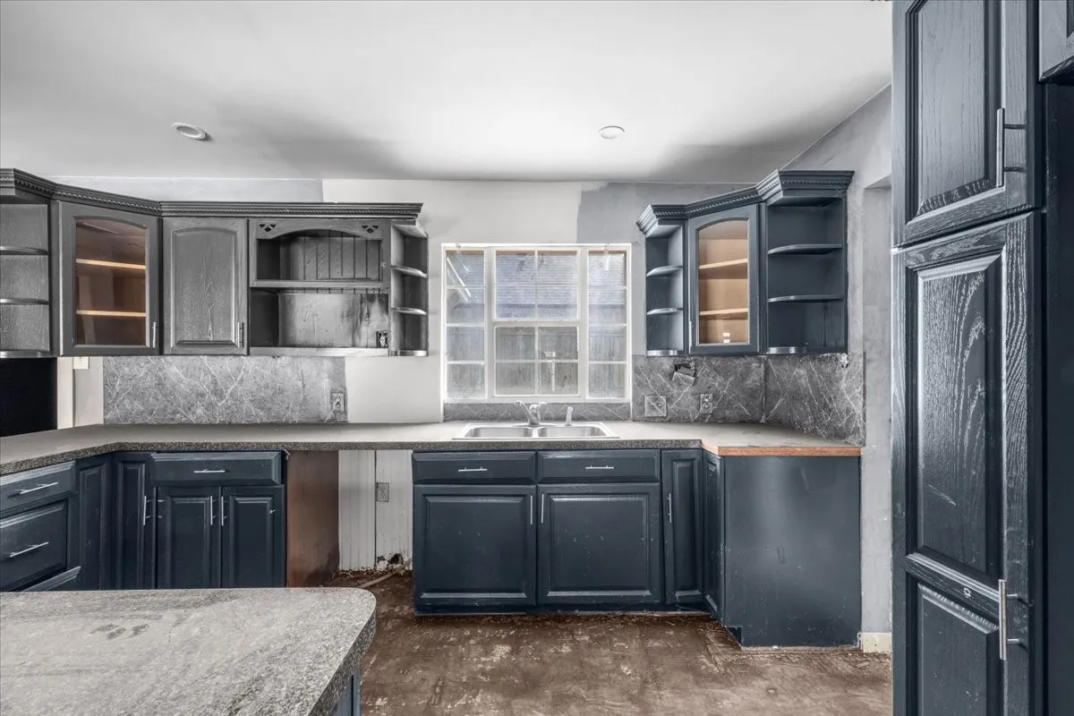 Single Family Residence For Sale in Tarrant County , 6817 Simmons Road, North Richland Hills, Texas 76182, 2 Bedroom, 2 Bathroom, 2 Garage spaces, 1,352 Sqft, built in 1964, mls#21394429, Real Estate Agent in North Richland Hills, Homes For Sale in Tarrant county, Homes For Sale in North Richland Hills, Realtor in North Richland Hills Texas, Real Estate Brokerage Independent Realty Texas, Luminita Cordes Realtor