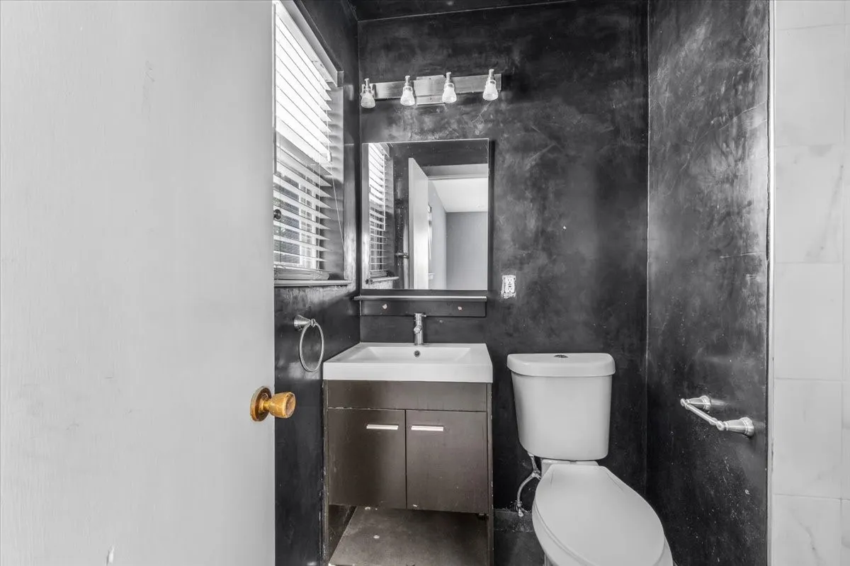 Single Family Residence For Sale in Tarrant County , 6817 Simmons Road, North Richland Hills, Texas 76182, 2 Bedroom, 2 Bathroom, 2 Garage spaces, 1,352 Sqft, built in 1964, mls#21394429, Real Estate Agent in North Richland Hills, Homes For Sale in Tarrant county, Homes For Sale in North Richland Hills, Realtor in North Richland Hills Texas, Real Estate Brokerage Independent Realty Texas, Luminita Cordes Realtor
