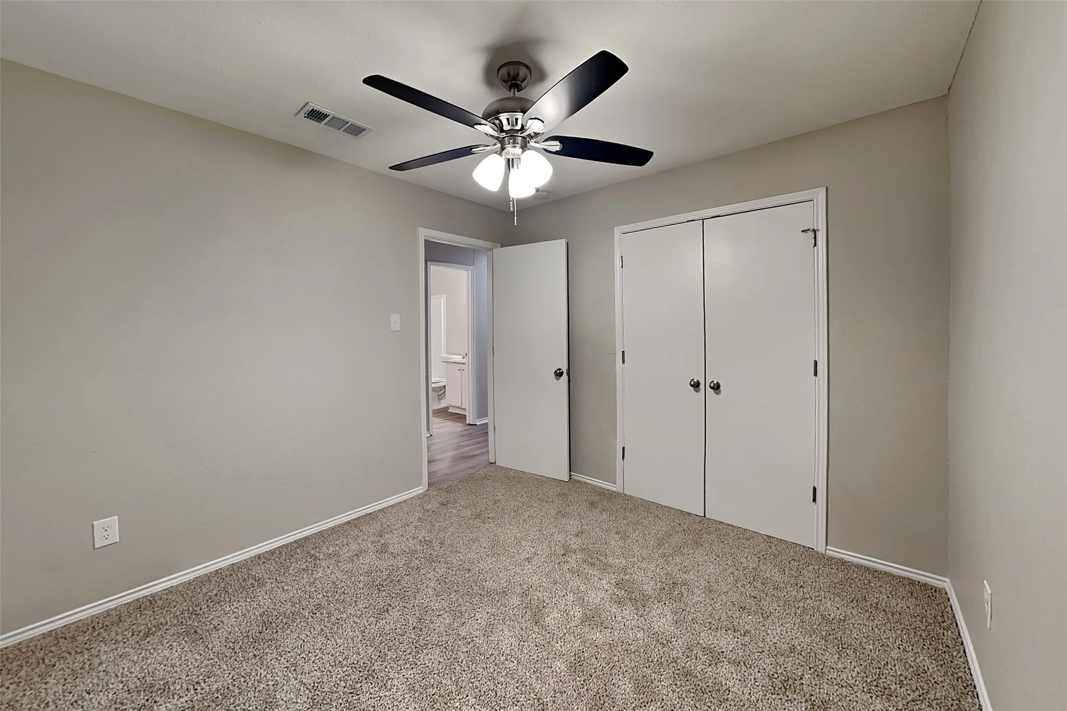 Single Family Residence For Rent in Dallas County , 7410 Airline Drive, Rowlett, Texas 75089, 3 Bedroom, 2 Bathroom, 2 Garage spaces, 1,444 Sqft, built in 1998, mls#21394548, Real Estate Agent in Rowlett, Homes For Rent in Dallas county, Homes For Rent in Rowlett, Realtor in Rowlett Texas, Real Estate Brokerage Independent Realty Texas, Luminita Cordes Realtor