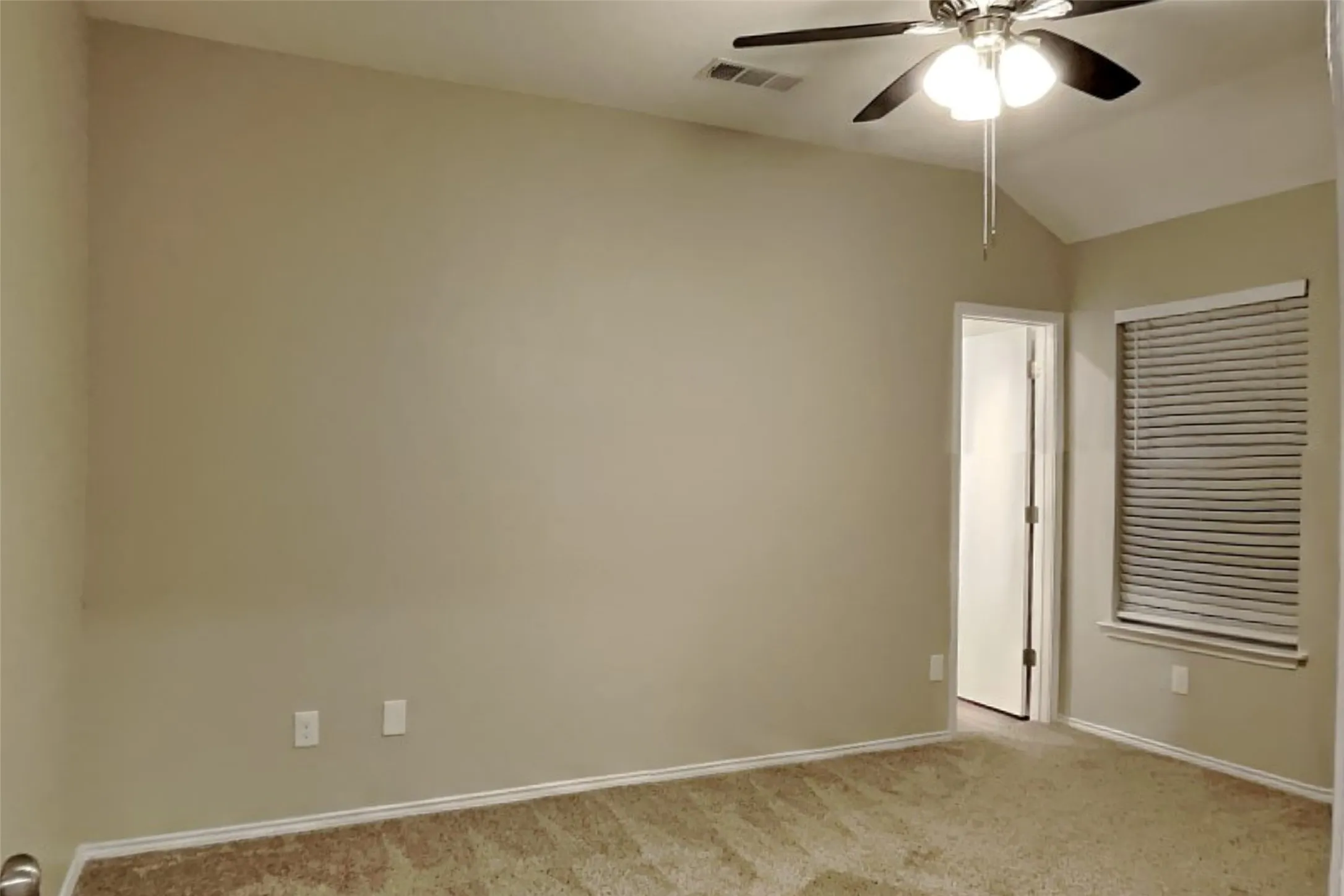 Single Family Residence For Rent in Dallas County , 7410 Airline Drive, Rowlett, Texas 75089, 3 Bedroom, 2 Bathroom, 2 Garage spaces, 1,444 Sqft, built in 1998, mls#21394548, Real Estate Agent in Rowlett, Homes For Rent in Dallas county, Homes For Rent in Rowlett, Realtor in Rowlett Texas, Real Estate Brokerage Independent Realty Texas, Luminita Cordes Realtor