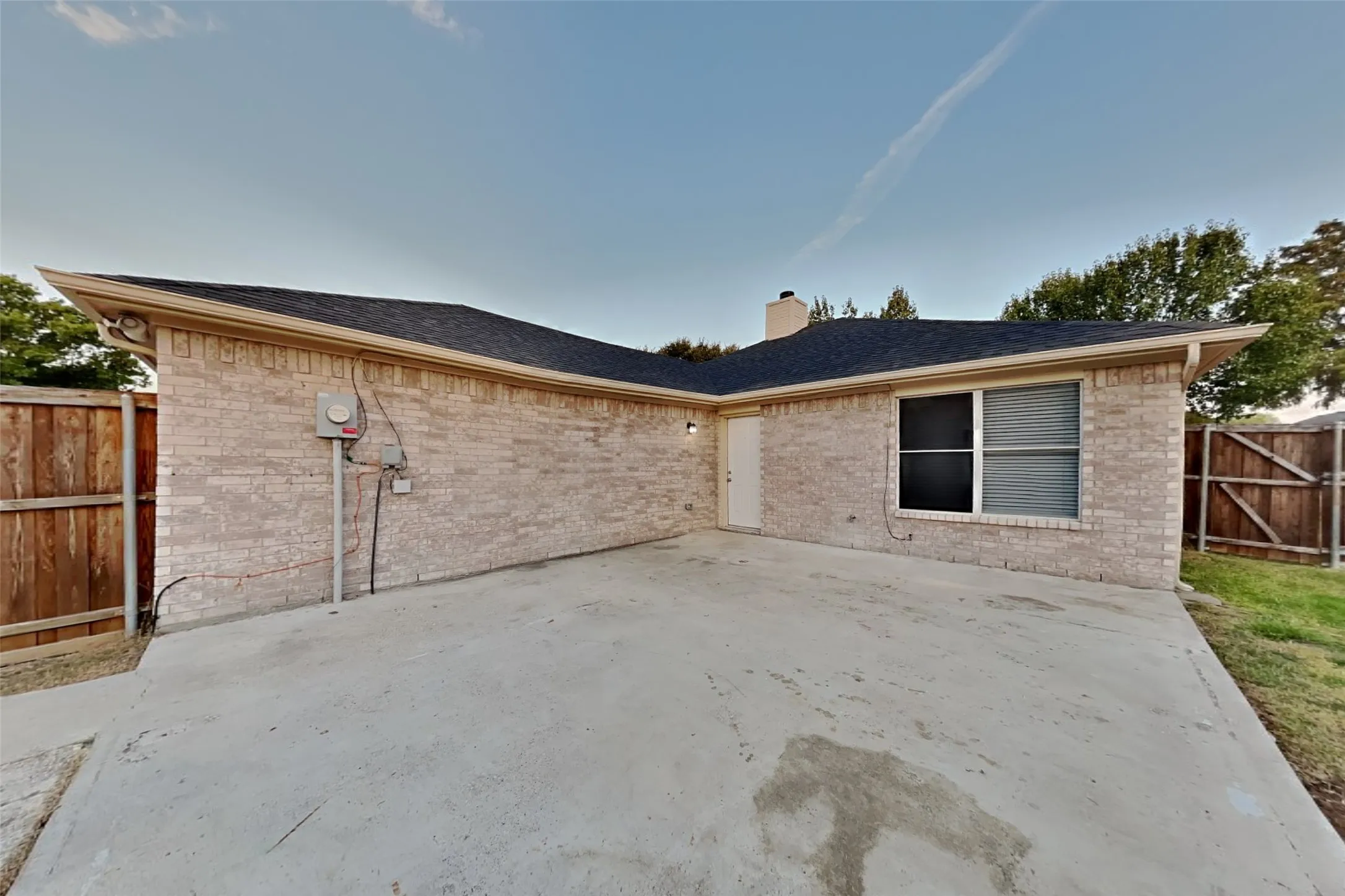 Single Family Residence For Rent in Dallas County , 7410 Airline Drive, Rowlett, Texas 75089, 3 Bedroom, 2 Bathroom, 2 Garage spaces, 1,444 Sqft, built in 1998, mls#21394548, Real Estate Agent in Rowlett, Homes For Rent in Dallas county, Homes For Rent in Rowlett, Realtor in Rowlett Texas, Real Estate Brokerage Independent Realty Texas, Luminita Cordes Realtor