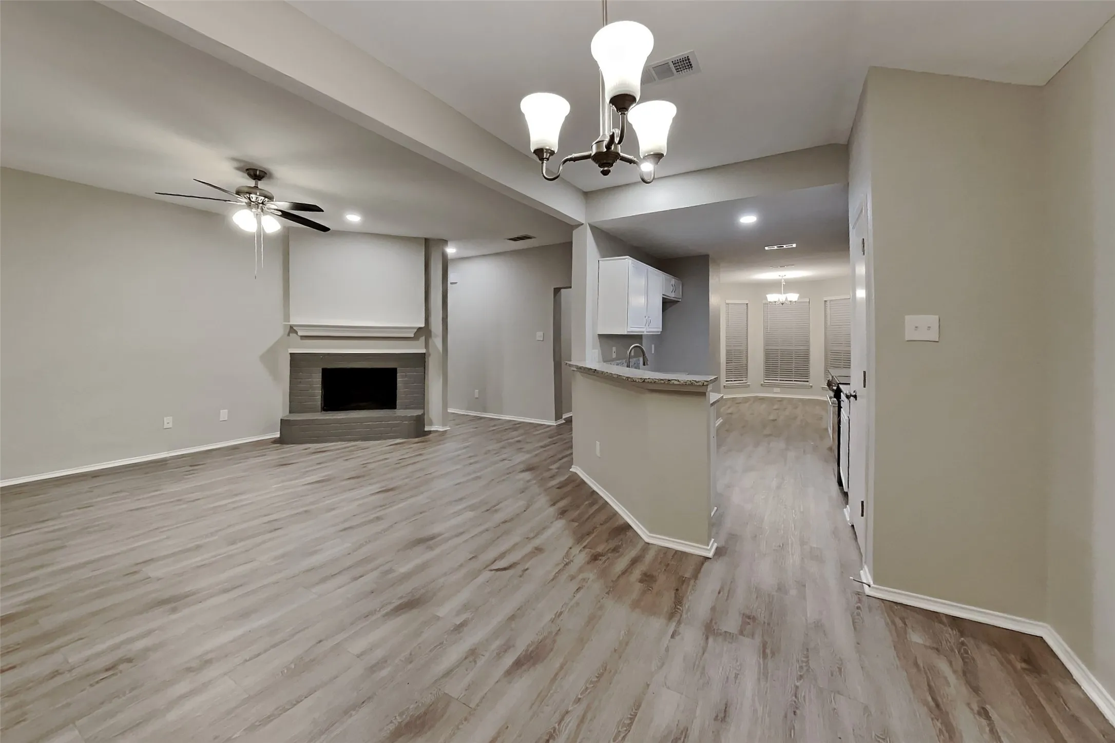 Single Family Residence For Rent in Dallas County , 7410 Airline Drive, Rowlett, Texas 75089, 3 Bedroom, 2 Bathroom, 2 Garage spaces, 1,444 Sqft, built in 1998, mls#21394548, Real Estate Agent in Rowlett, Homes For Rent in Dallas county, Homes For Rent in Rowlett, Realtor in Rowlett Texas, Real Estate Brokerage Independent Realty Texas, Luminita Cordes Realtor