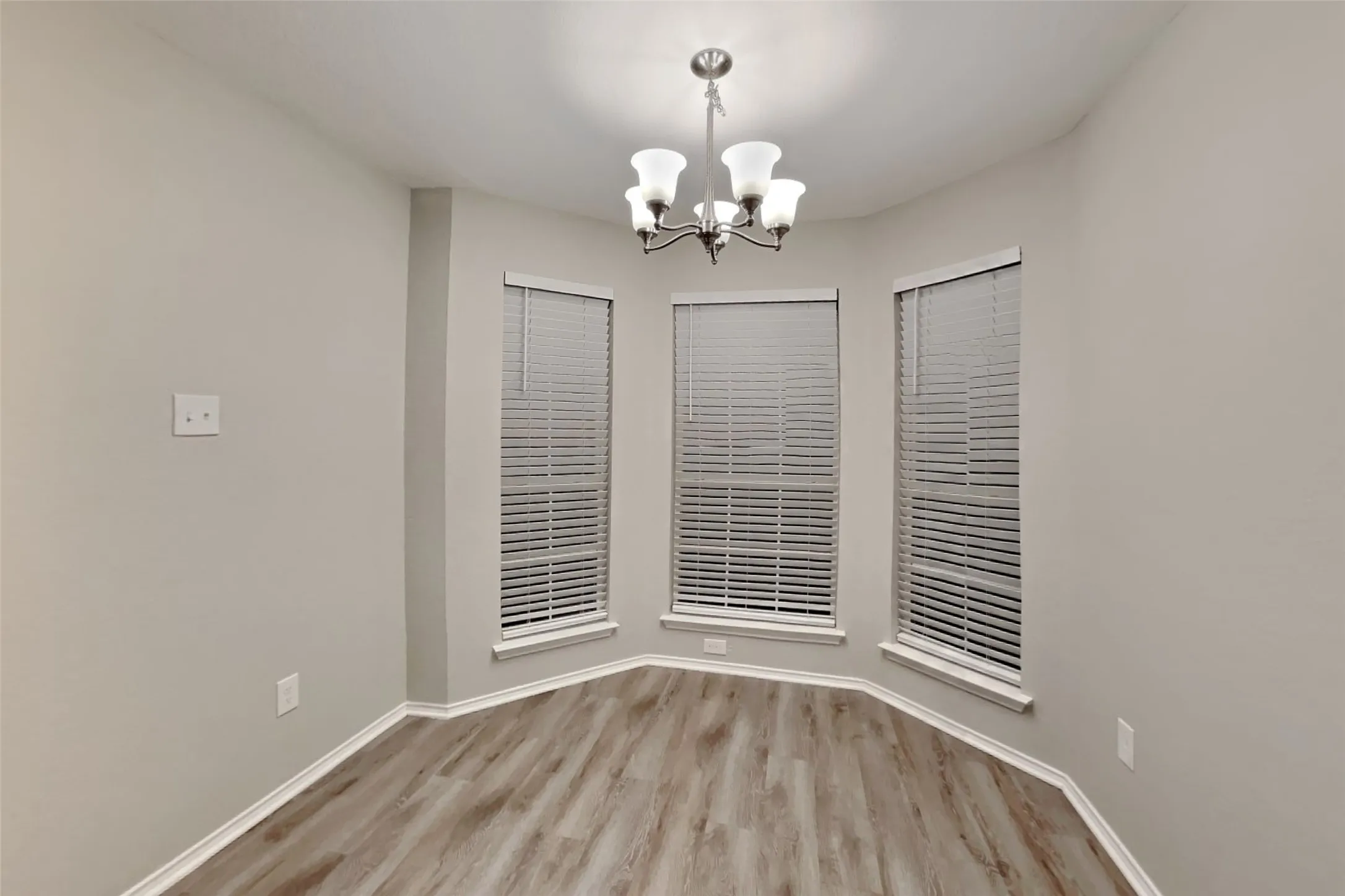 Single Family Residence For Rent in Dallas County , 7410 Airline Drive, Rowlett, Texas 75089, 3 Bedroom, 2 Bathroom, 2 Garage spaces, 1,444 Sqft, built in 1998, mls#21394548, Real Estate Agent in Rowlett, Homes For Rent in Dallas county, Homes For Rent in Rowlett, Realtor in Rowlett Texas, Real Estate Brokerage Independent Realty Texas, Luminita Cordes Realtor