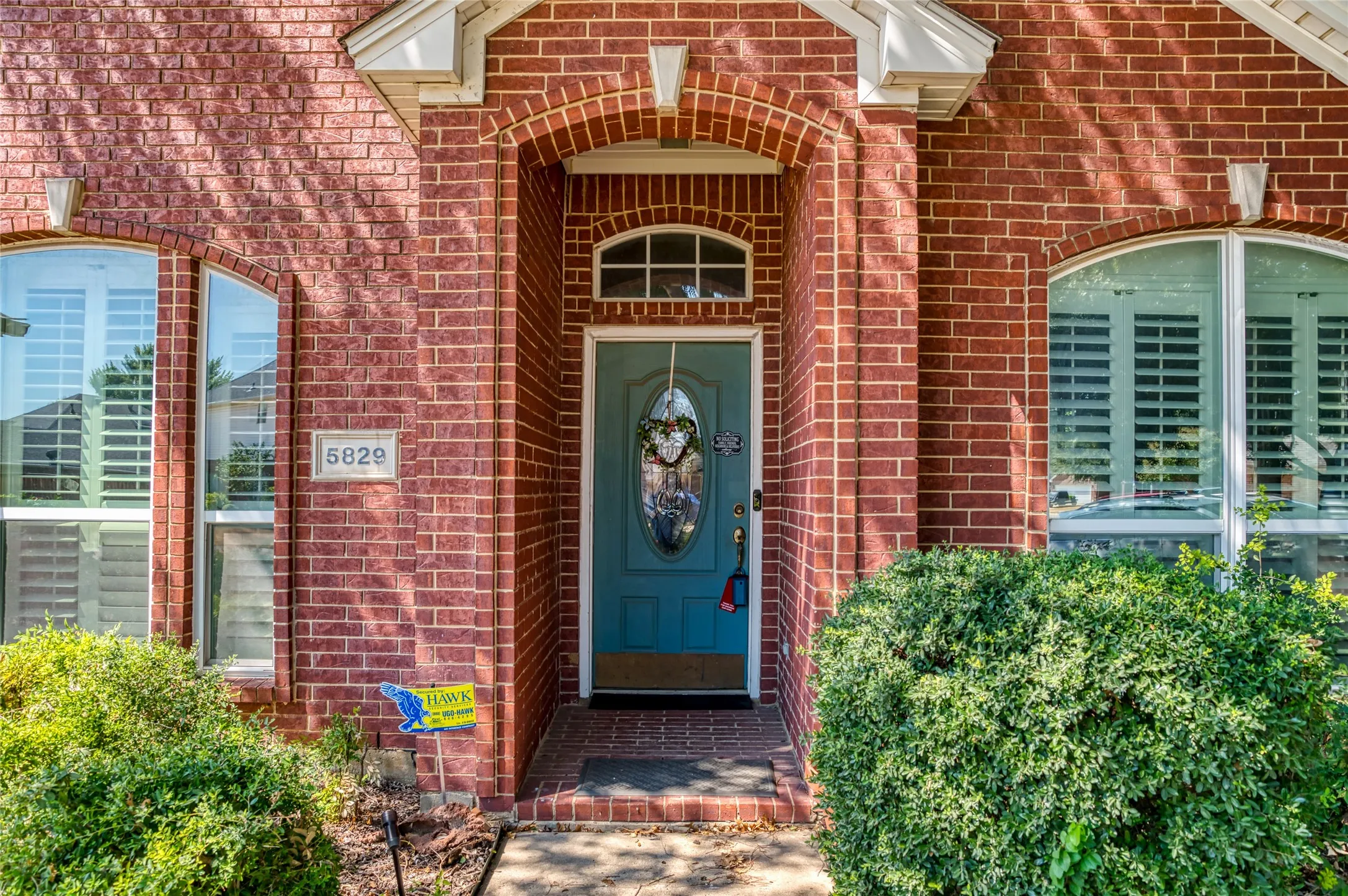 Single Family Residence For Sale in Tarrant County , 5829 Echo Bluff Drive, Haltom City, Texas 76137, 4 Bedroom, 3 Bathroom, 2 Garage spaces, 2,308 Sqft, built in 1996, mls#21393365, Real Estate Agent in Haltom City, Homes For Sale in Tarrant county, Homes For Sale in Haltom City, Realtor in Haltom City Texas, Real Estate Brokerage Independent Realty Texas, Luminita Cordes Realtor